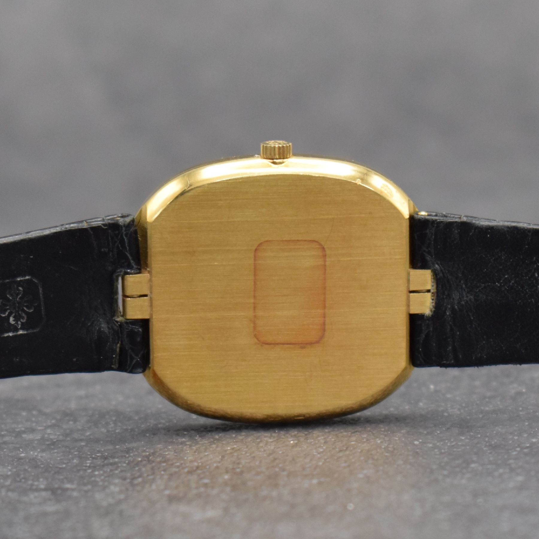 Detail g: PATEK PHILIPPE Ellipse d`Or Herrenarmbanduhr in GG 750/000 Referenz 3838, Schweiz um 1985, quarz, 2-teil. Gehäuse, Boden aufgedr., orig. Lederband ...