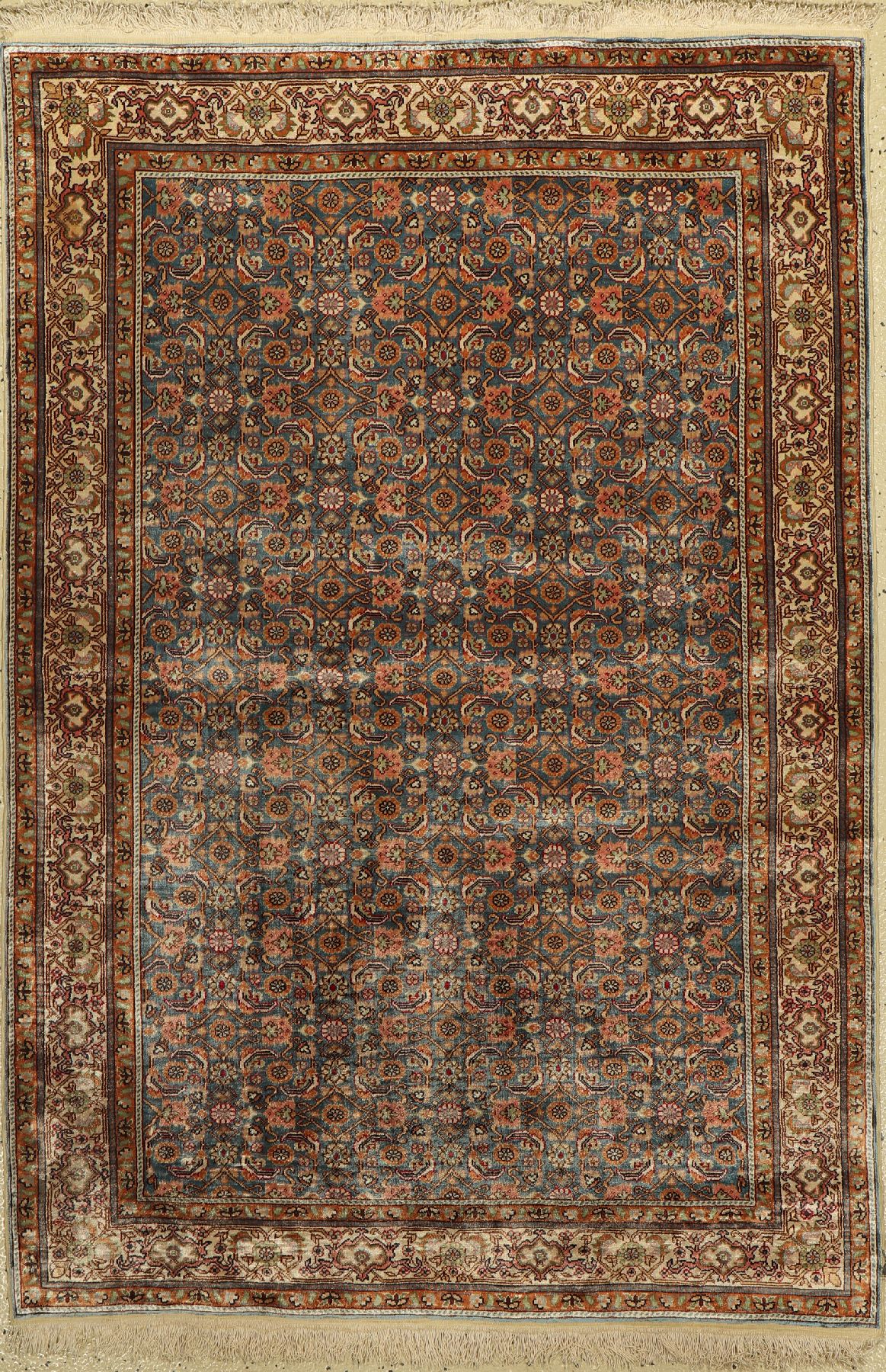 Kayseri Seide, Türkei, ca. 50 Jahre, reine Naturseide, ca. 136 x 92 cm, EHZ: 2