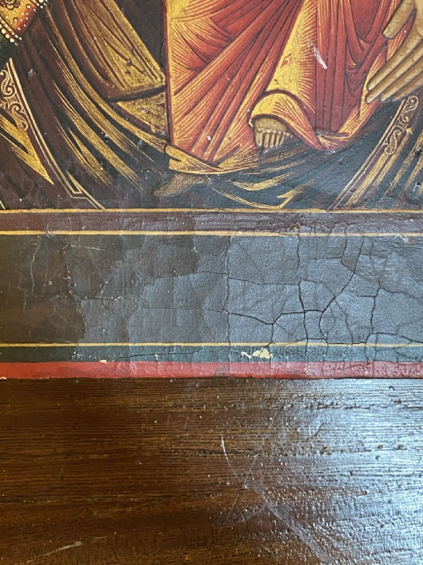 Detail d: Ikone, Russland, um 1900, Gottesmutter von Smolensk, mit zwei Randheiligen, Tempera auf Holz, vertieftes Mittelfeld, ca. 31x27cm, mit Expertise russ. ...