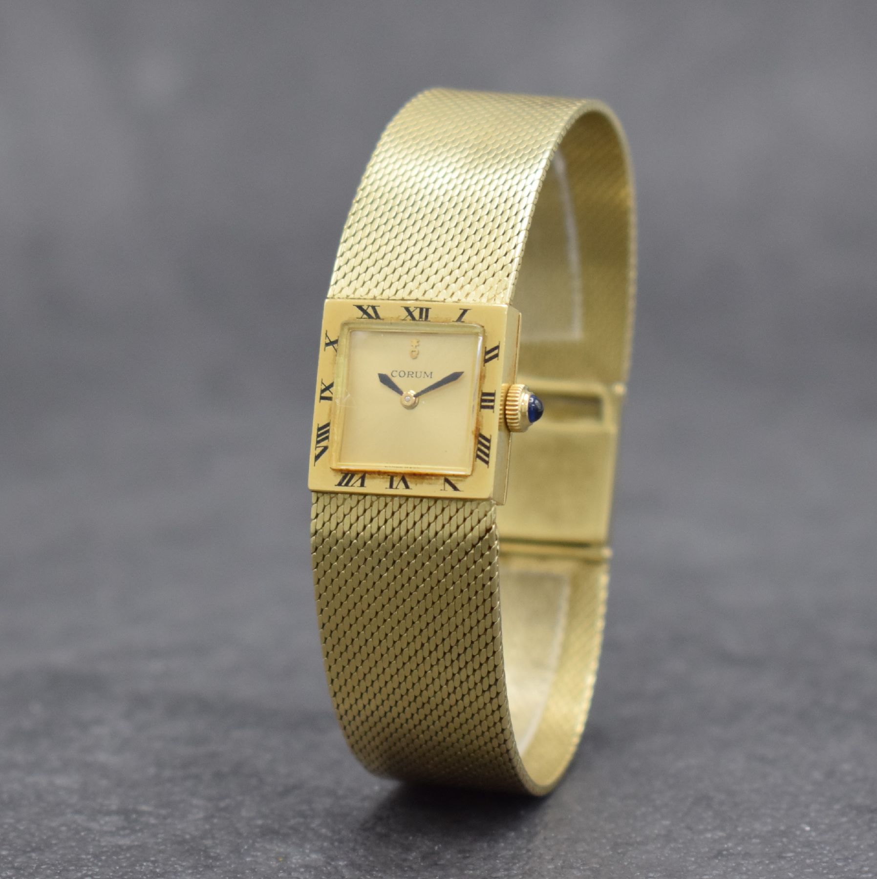 Detail b: CORUM Damenarmbanduhr in GG 585/000 & 750/000, Schweiz um 1965, Handaufzug, 2-teil. Geh. in GG 750/000, Lünette m. röm. Zahlen, neutr. ...