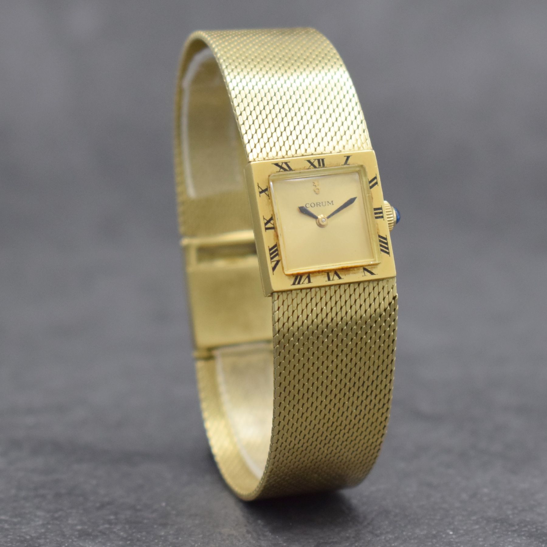 Detail i: CORUM Damenarmbanduhr in GG 585/000 & 750/000, Schweiz um 1965, Handaufzug, 2-teil. Geh. in GG 750/000, Lünette m. röm. Zahlen, neutr. ...
