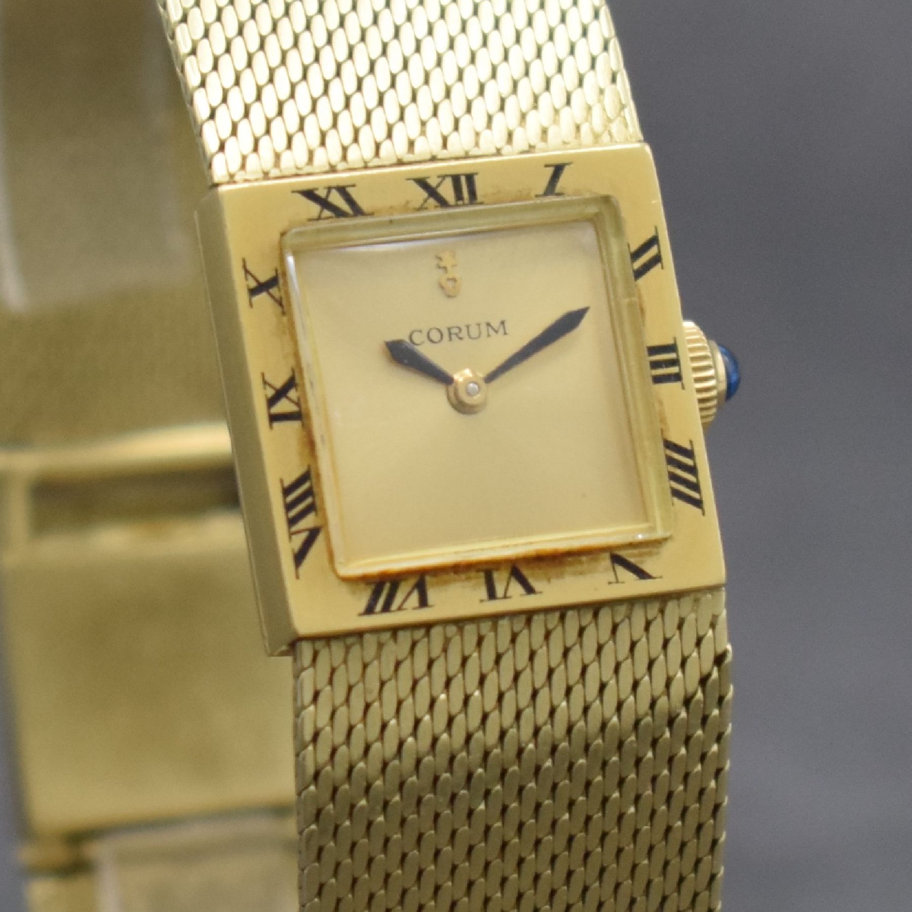 Detail j: CORUM Damenarmbanduhr in GG 585/000 & 750/000, Schweiz um 1965, Handaufzug, 2-teil. Geh. in GG 750/000, Lünette m. röm. Zahlen, neutr. ...