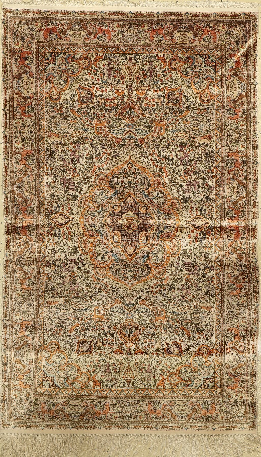 Hereke Seide fein, China, ca. 30 Jahre, reine Naturseide, ca. 156 x 94 cm, ca. 1,0 Mio. Kn/qm, EHZ: 2