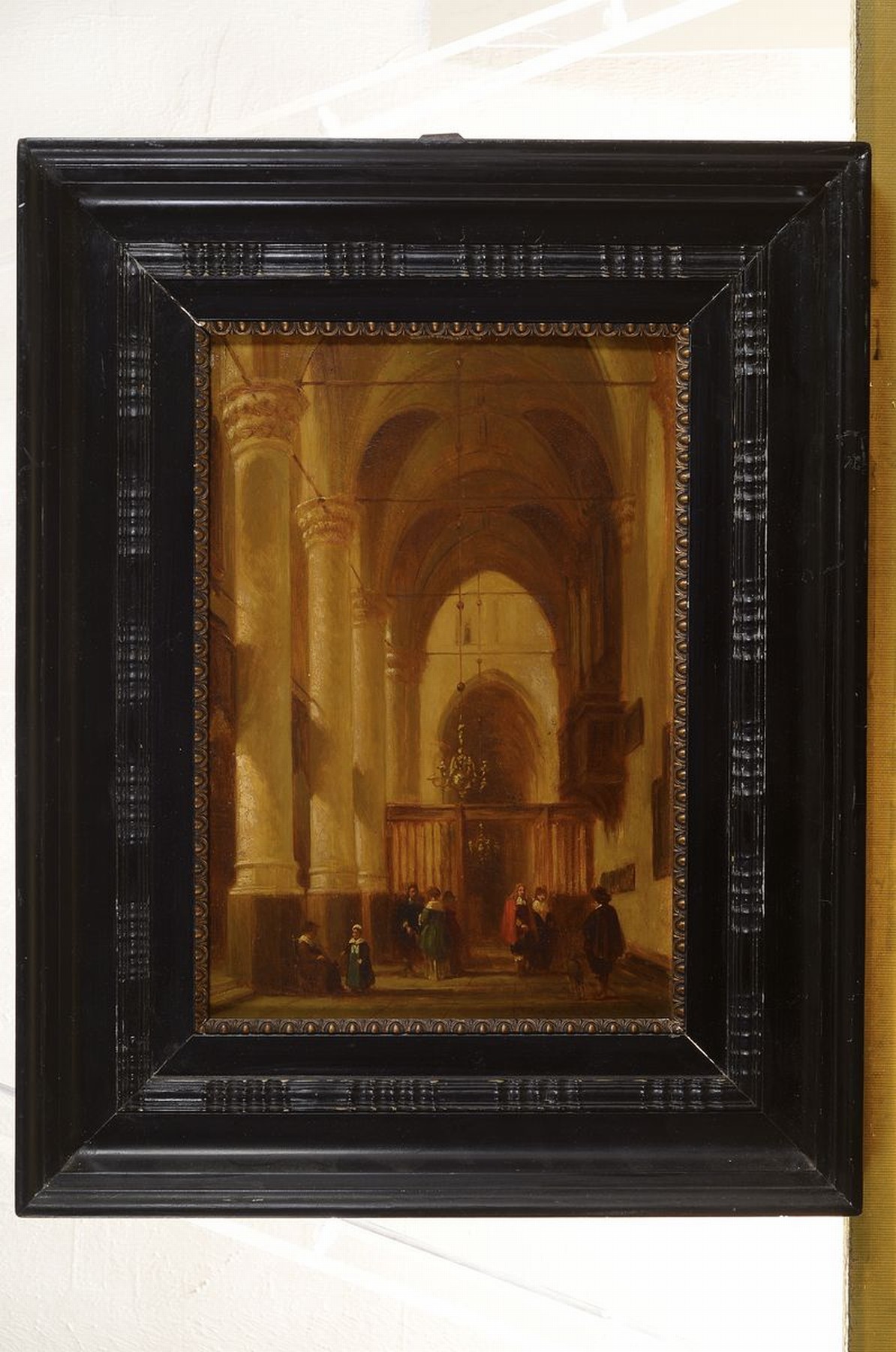 Detail k: Jean Baptist Tetar van Elven, 1805 - 1879, Kircheninterieur mit Gläubigen, mehrere kleine Personengruppen im Gespräch, feine Malerei, Öl/Mahagoni, ...