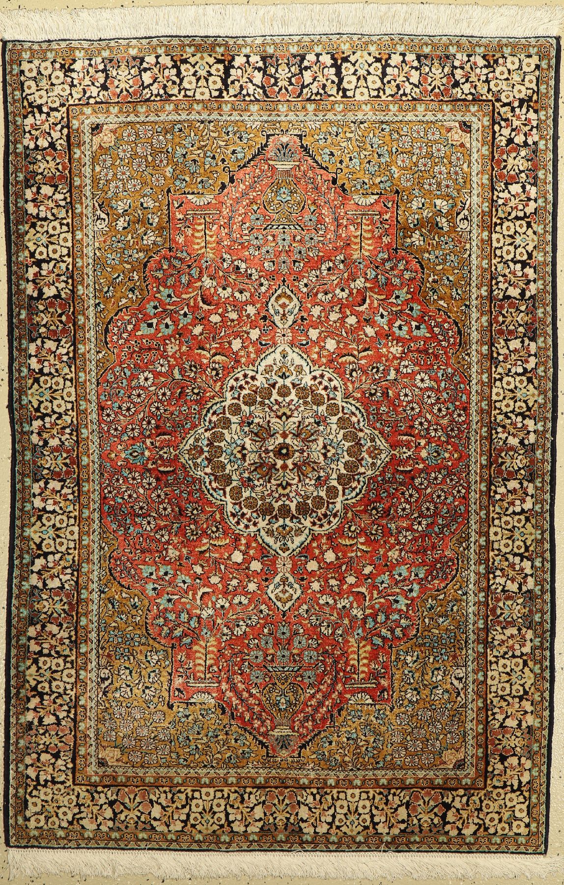 Ghom Seide, Persien, ca. 60 Jahre, reine Naturseide, ca. 157 x 105 cm, EHZ: 2, neue Fransen