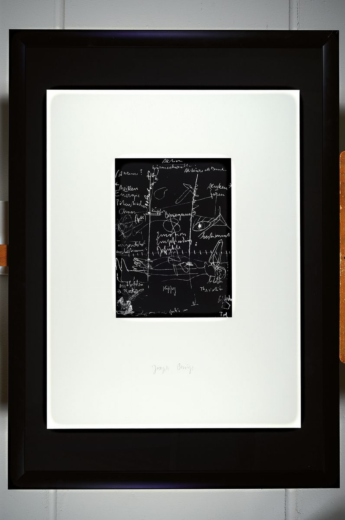 Detail k: Joseph Beuys 1921 - 1986, Siebdruck auf Karton, handsigniert, aus 1980, ca. 86 x 60.7 cm, WVZ Schellmann 326-28 , 107 x 77 cm, unter Glas, Rahmen