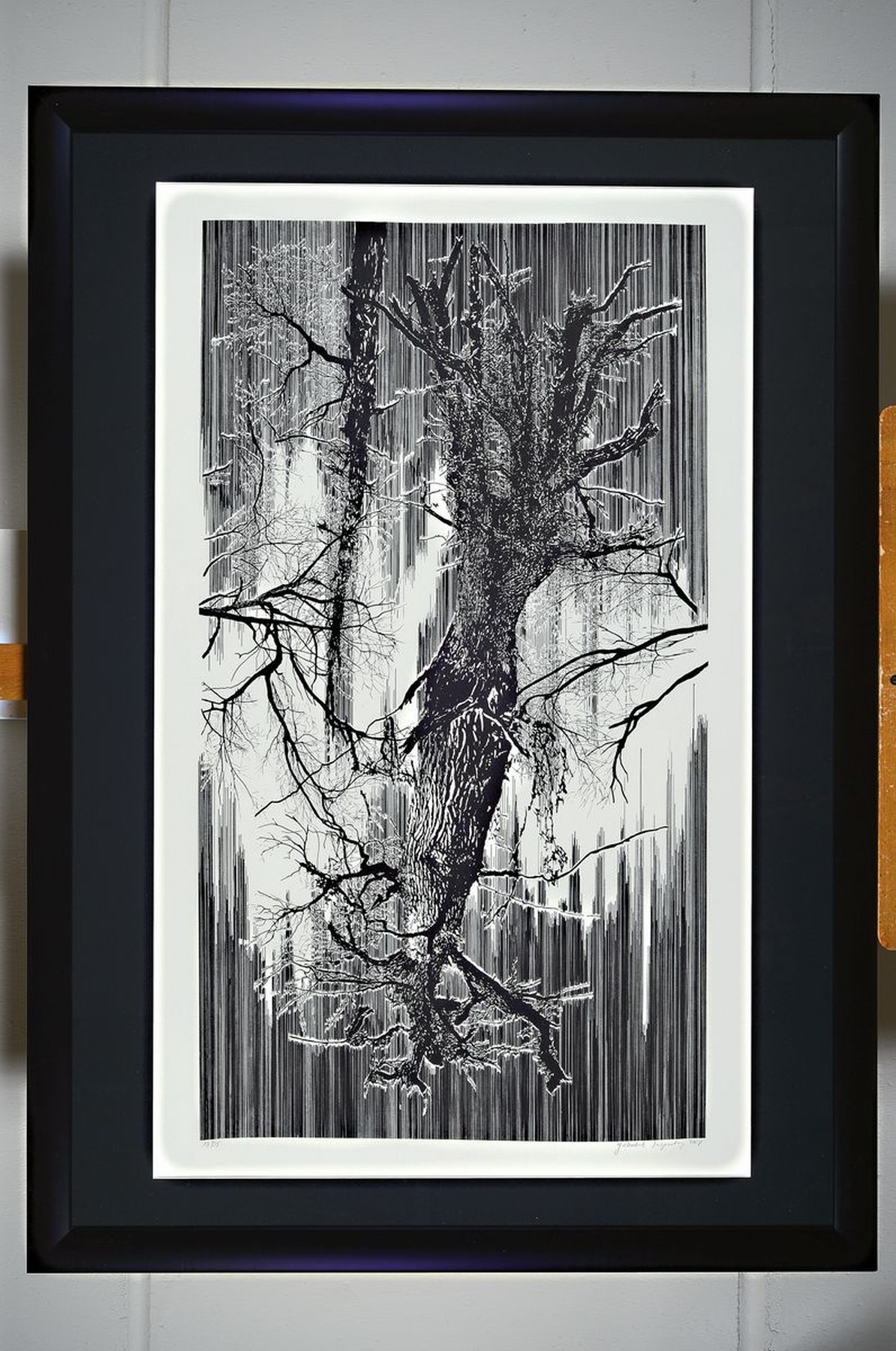 Detail k: Yehudit Sasportas, geb. 1969, von 2008, Lithografie auf dicken Velin, handsigniert, num. 12/35, Blattgröße 103.5 x 66.5 cm, unter Glas, Rahmen