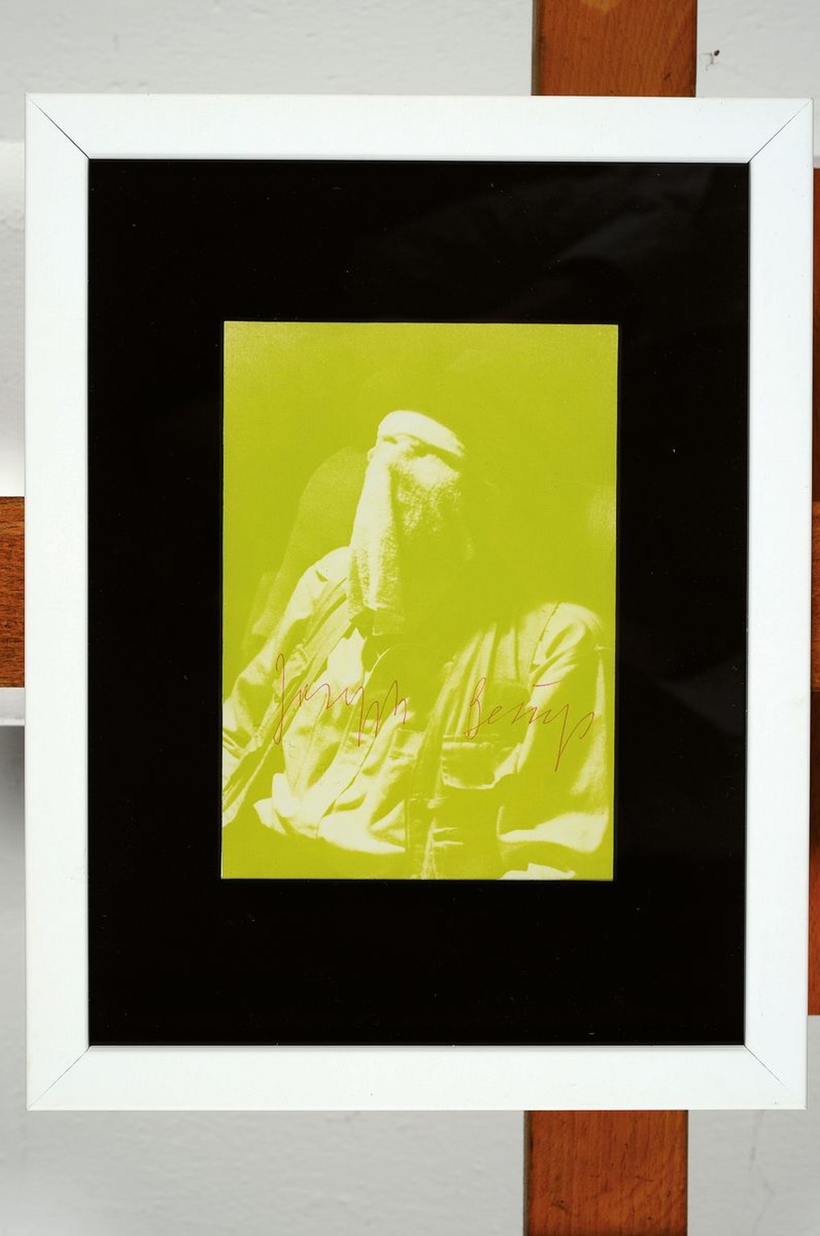 Detail k: Joseph Beuys, 1921 - 1986, Multiple, handsigniert, "Joseph Beuys auf dem Flug nach Amerika", hellgrün, aus 1974, unter Glas, Rahmen ca. 26 ...