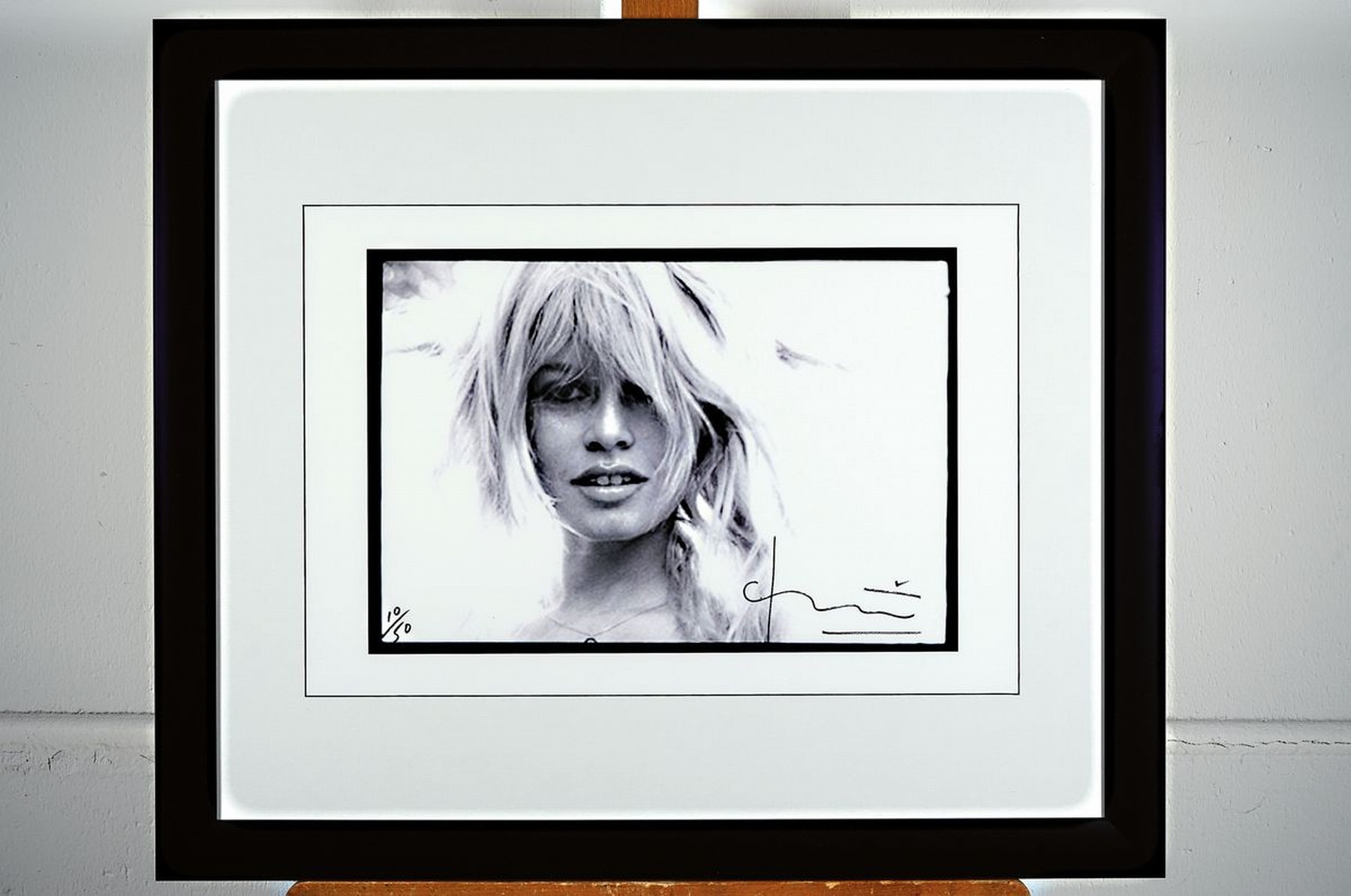 Detail k: Bert Stern, 1929 - 2013, Farbfotografie, Drucktechnik: Irisprint auf dickem, matten Fotopapier, Titel: "Brigitte Bardot", handsigniert, ...