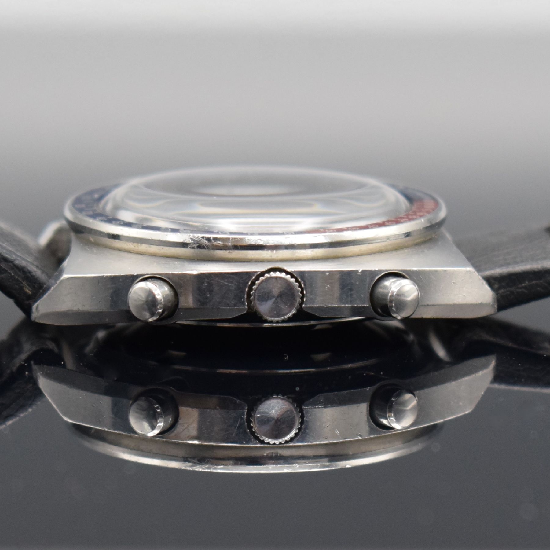 Detail c: SEIKO sog. POGUE Herrenarmbanduhr mit Schaltradchronograph Referenz 6139-6000, Japan um 1975, Automatik, massives Edelstahlgeh. m. geschr. Boden, ...