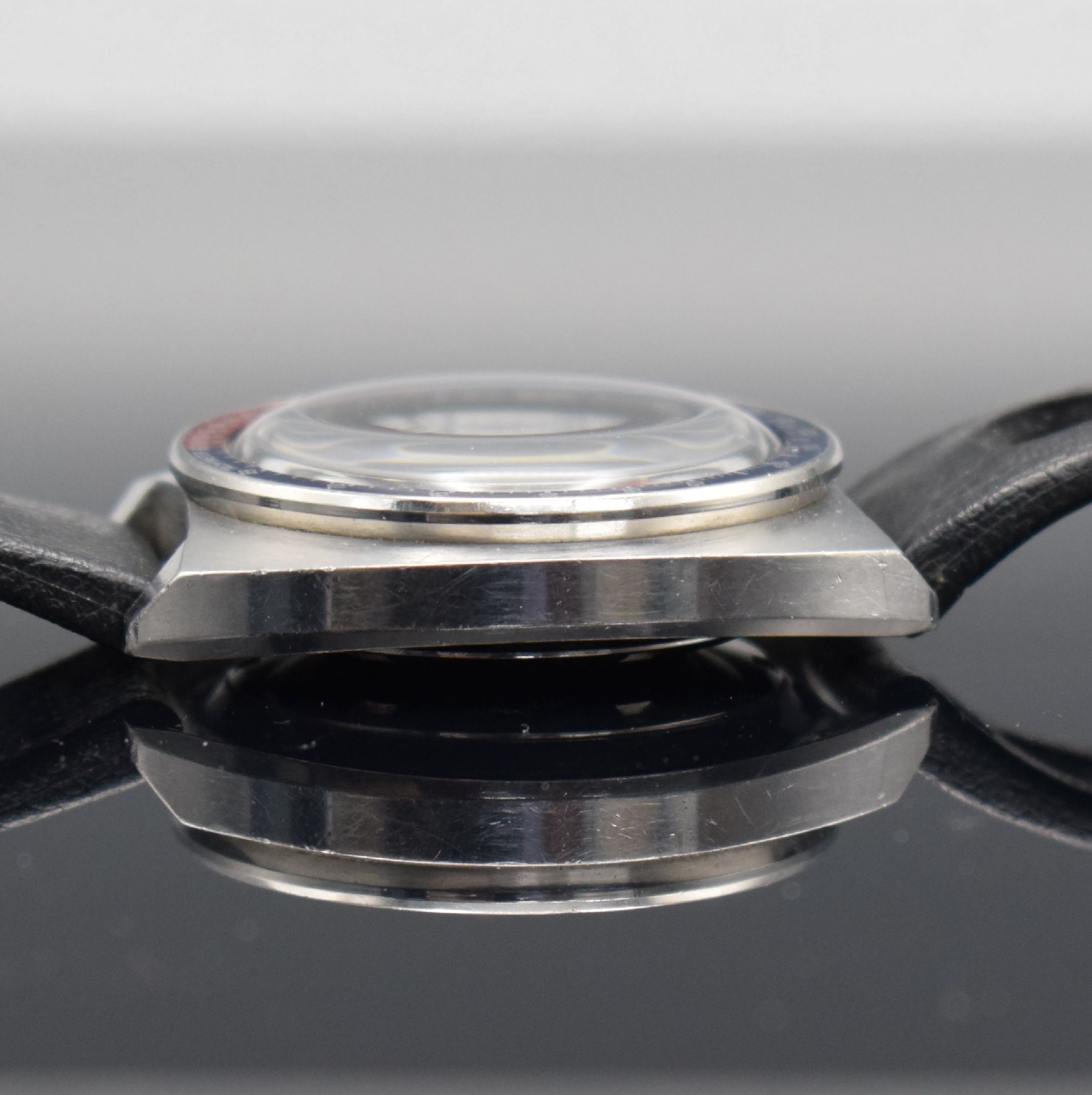 Detail d: SEIKO sog. POGUE Herrenarmbanduhr mit Schaltradchronograph Referenz 6139-6000, Japan um 1975, Automatik, massives Edelstahlgeh. m. geschr. Boden, ...