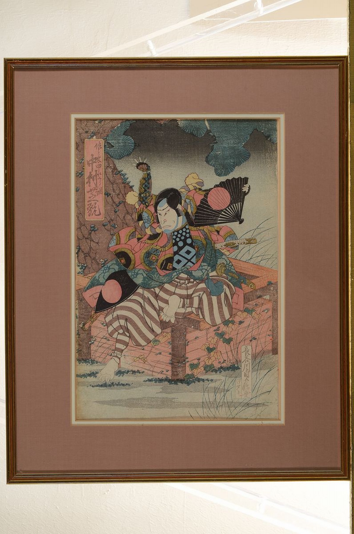 Detail k: Japanischer Farbholzschnitt, 2. Hälfte 19. Jh., Kabuki Schauspieler, ca. 37x25cm, PP, u.Gl., R. ca. 52x42cm