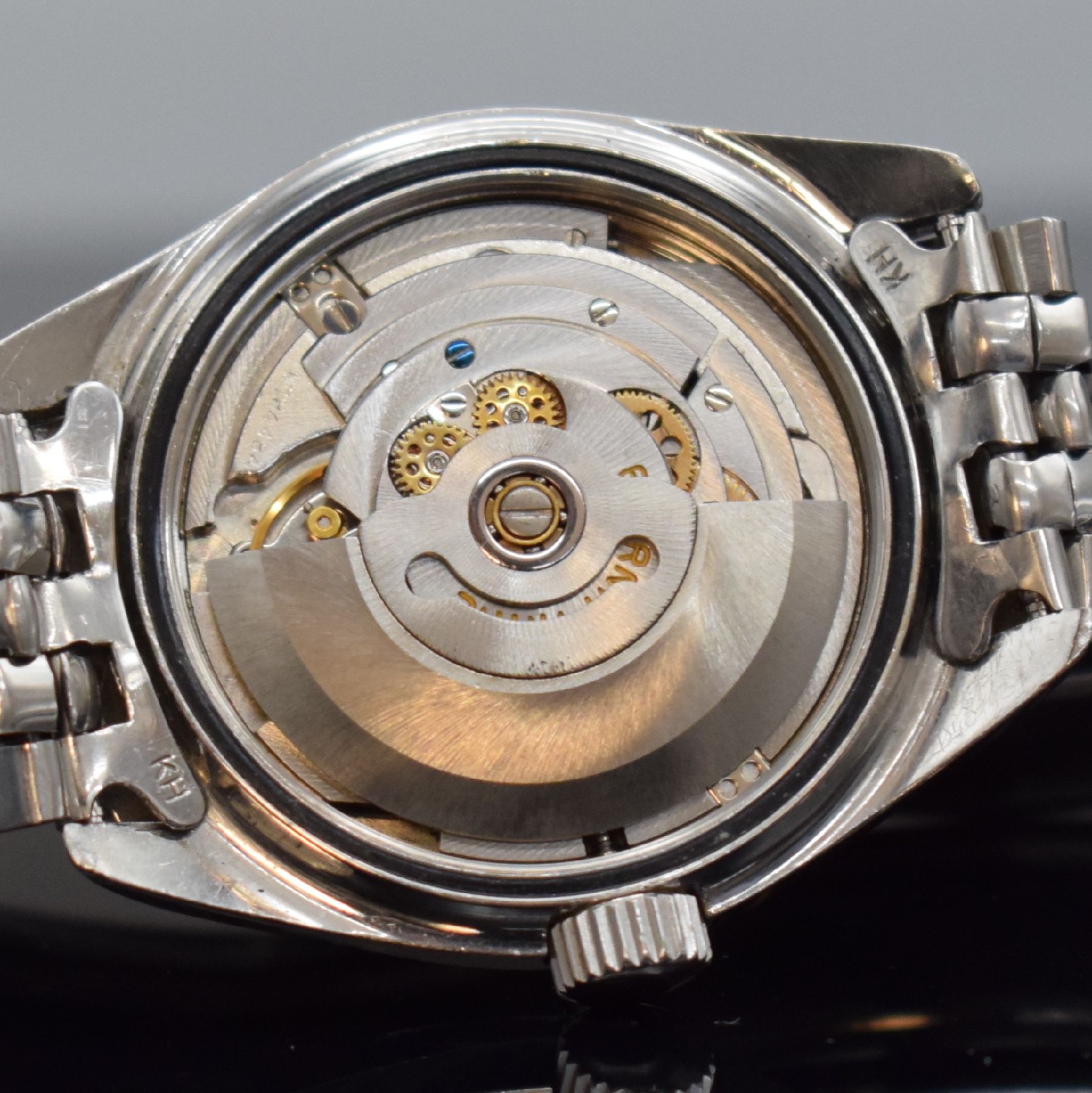Detail l: ETERNA-MATIC KonTiki 20 Herrenarmbanduhr 37 mm mit original Gay Freres Band, Schweiz um 1970, Automatik, Edelstahlgehäuse, original Gliederband m. ...