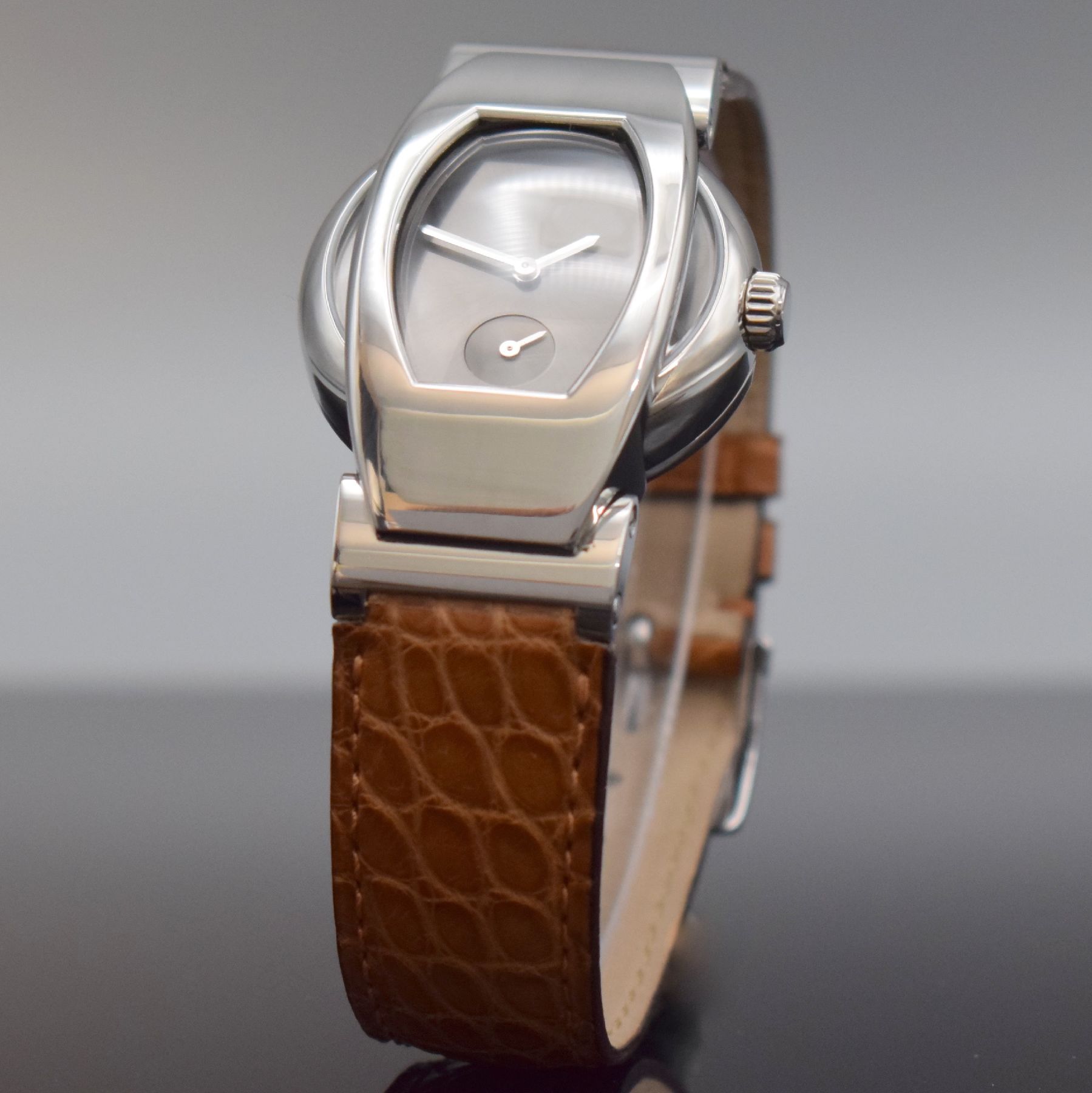 Detail b: CHALLENGES 2002 sehr seltene auf 100 Stück limitierte Schularmbanduhr in Edelstahl, Schweiz um 2002, Handaufzug, ausgefallenes & aufwendiges, beids. ...