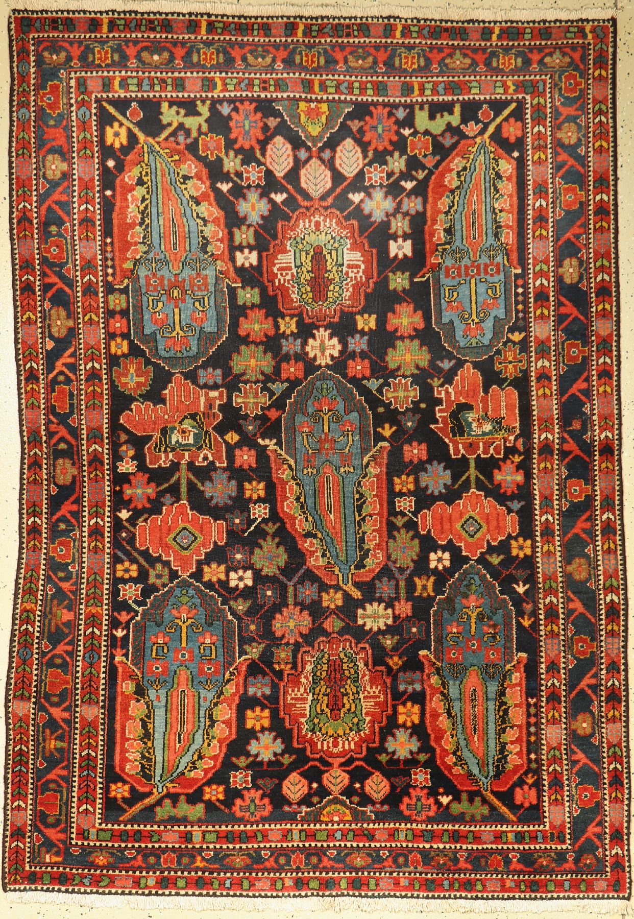 Bachtiar alt, Persien, um 1930/1940, Wolle auf Baumwolle, ca. 208 x 148 cm, Naturfarben, Mother-Daughter Boteh, EHZ: 3, dekorativ