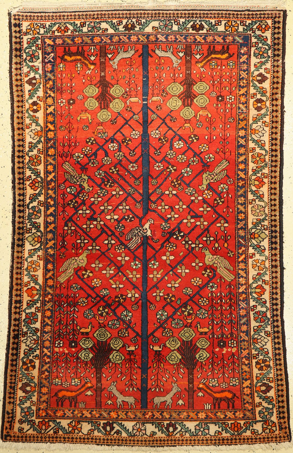 Bachtiari Baumteppich alt, Persien, um 1940, Wolle auf Baumwolle, ca. 200 x 123 cm, seltenes Design, EHZ: 2-3, feine Knüpfung, aubergine Highlights