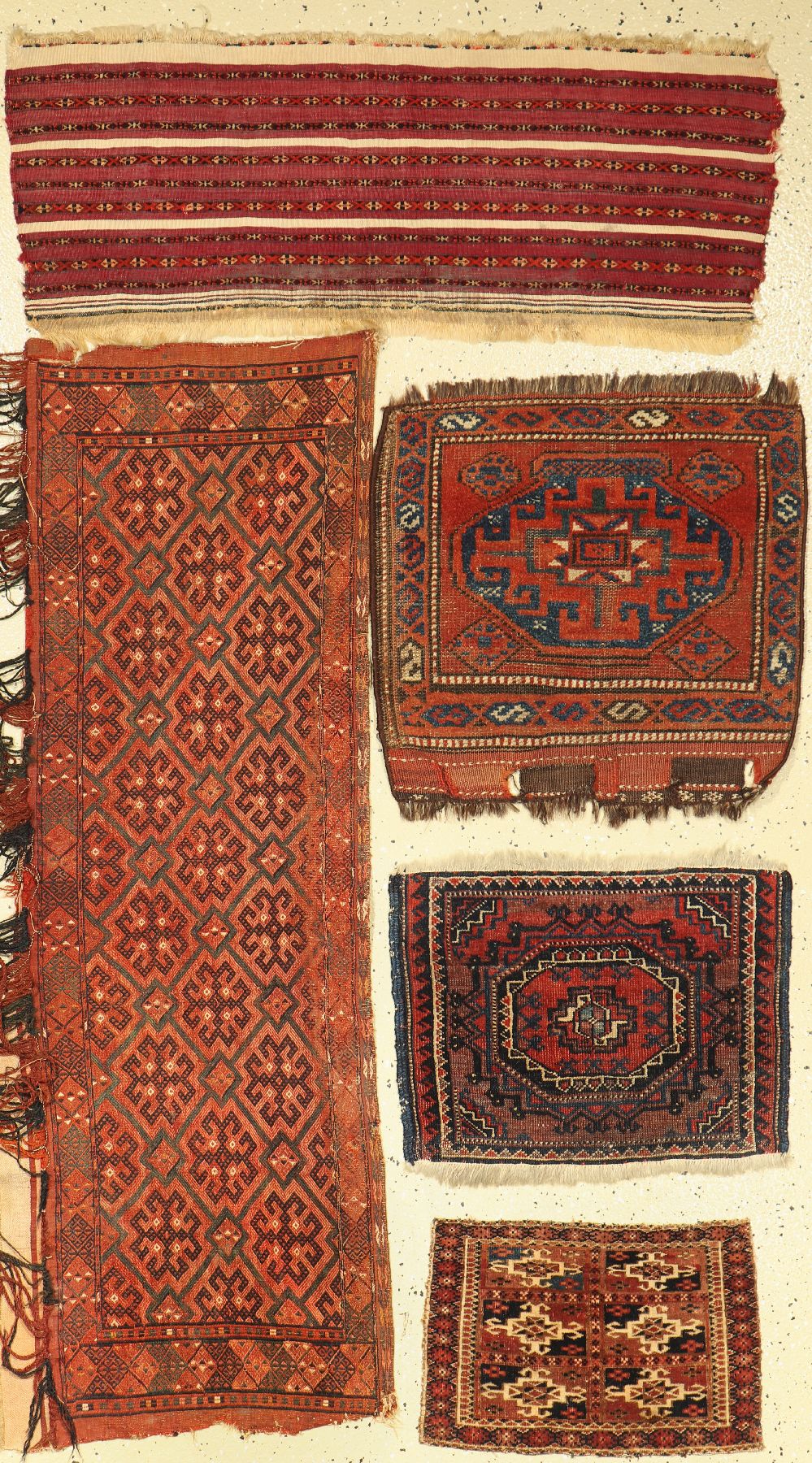 (5 Lots) 2x Belutsch Taschenfronten, 1x Tekke Germetsch, 1 Göklan Jollar, 1x Tekke Mafrash antik, Persien/Turkmenistan, Ende 19.Jahrhundert/1910, ...