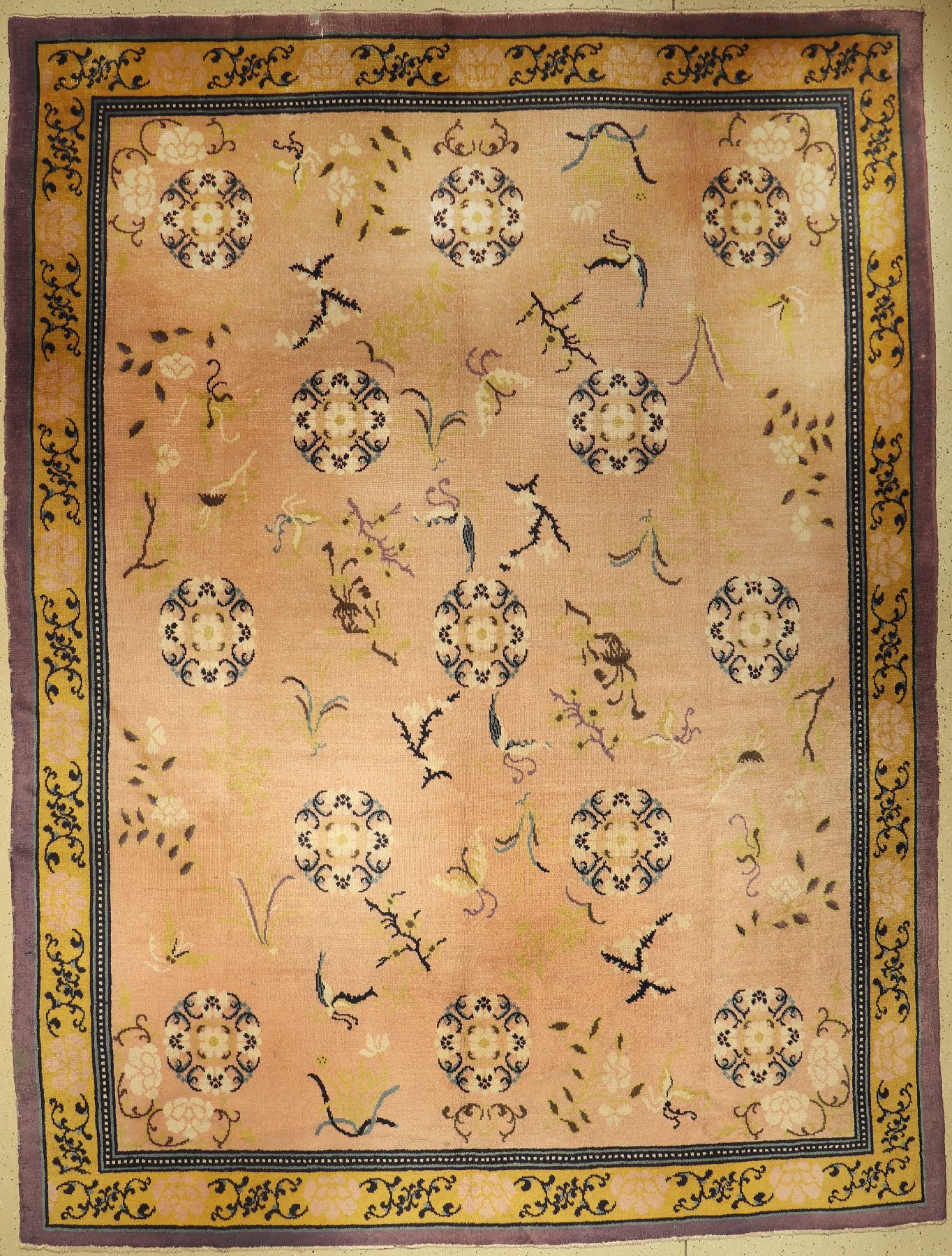 Chinesischer Art-Deco Teppich alt, Westchina, um 1920/1930, Wolle auf Baumwolle, ca. 404 x 307 cm, EHZ: 3-4, dekorativ, seltene Farbkomposition.