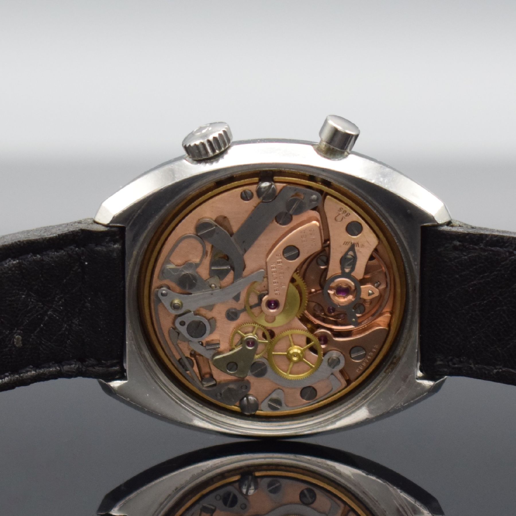 Detail f: OMEGA Geneve Chronostop Herrenarmbanduhr mit Stopp-Funktion, Schweiz um 1969, Handaufzug, Ref. 145.009, 2-teil. Edelstahlgeh., Boden geschr, graues ...