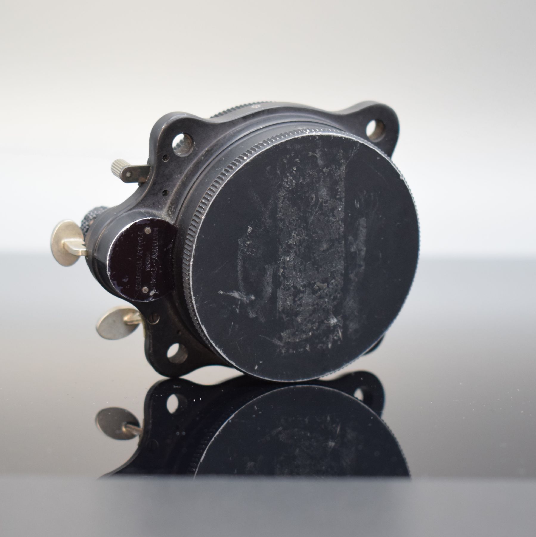 Detail f: MATHEY-TISSOT TYPE 12 seltene Borduhr mit Flyback-Chronograph Kal. Valjoux 555, Schweiz um 1960, geschwärztes Metallgehäuse, Boden m. ...