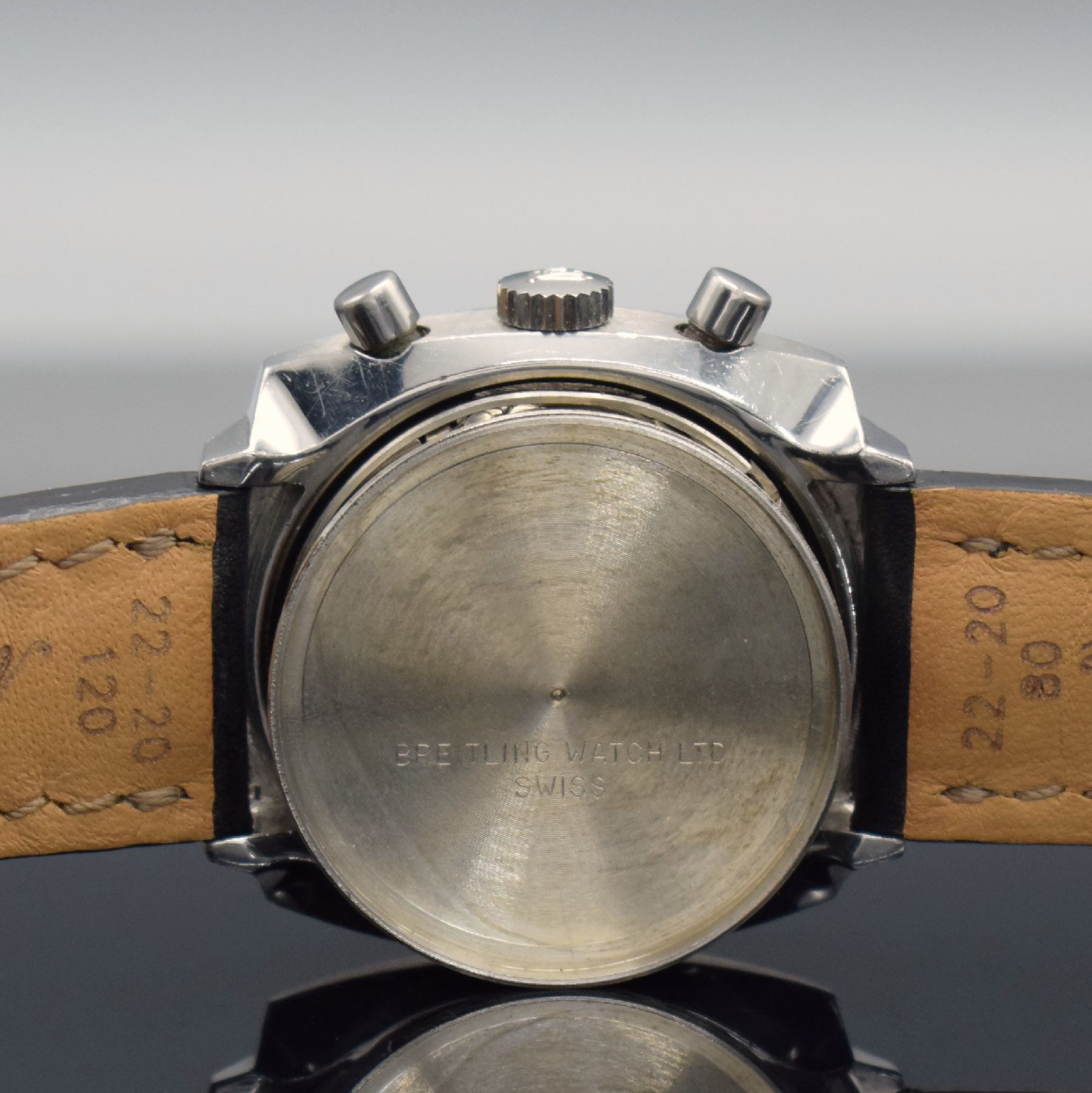 Detail k: BREITLING Datora Herrenarmbanduhr mit Chronograph, Schweiz um 1969, Handaufzug, Ref. 2030, Edelstahlgeh., Boden verschr., modernes Breitling-Band & ...