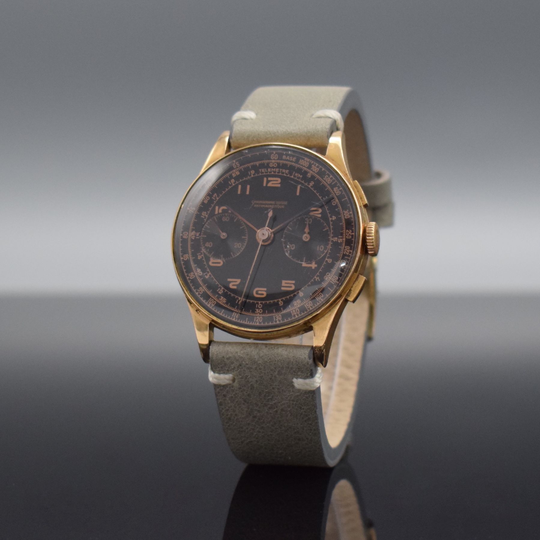 Detail b: CHRONOGRAPHE SUISSE Herrenarmbanduhr mit Chronograph in RG 750/000, Schweiz um 1950, Handaufzug, Geh. l. dell., Boden, Glasrand & Cuvette aufgedr., ...