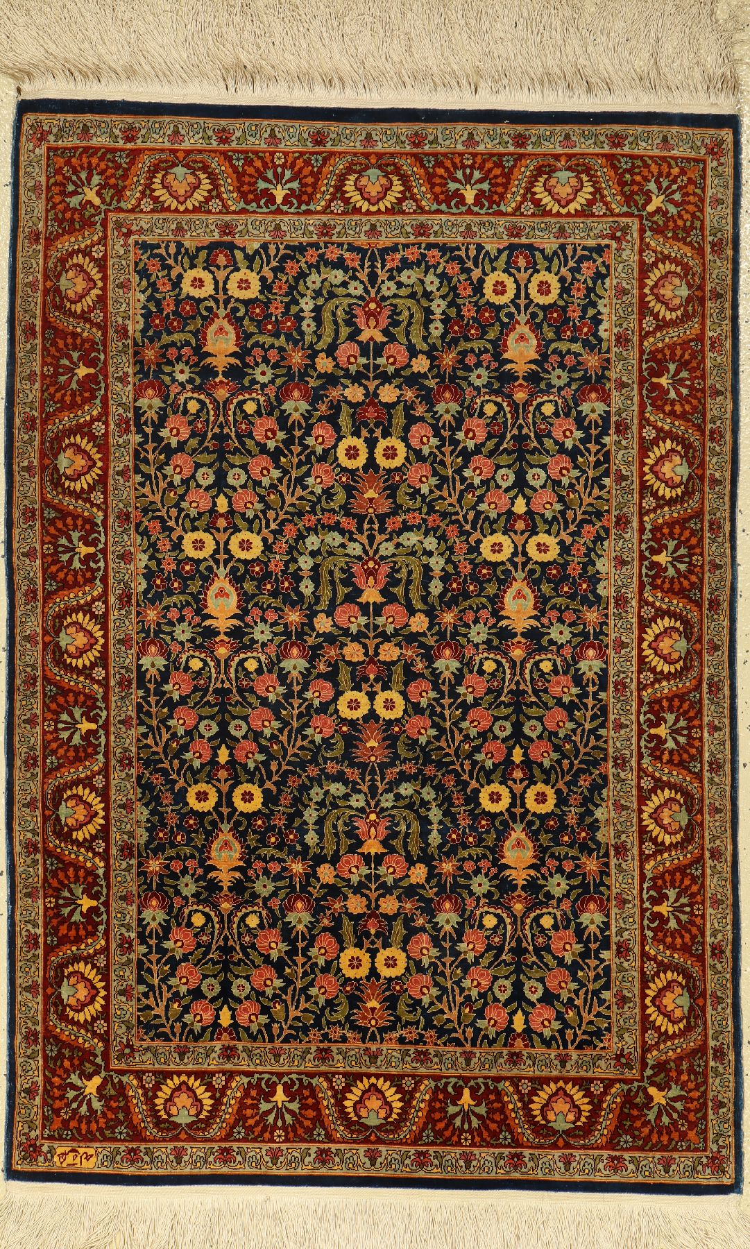 Hereke Seide fein Signiert, Türkei, ca. 50 Jahre, reine Naturseide, ca. 120 x 82 cm, ca. 1,0 Mio. Kn/qm, EHZ: 2