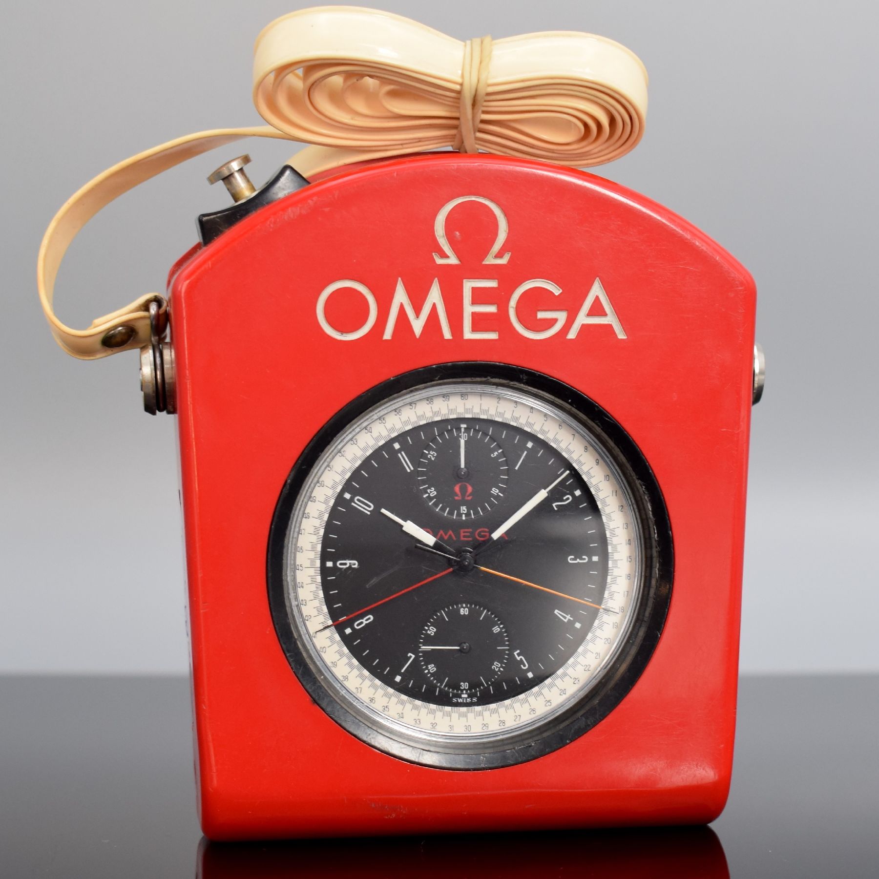 Detail a: OMEGA seltener Olympia Chronograph Rattrapante Kal. 205 mit Observatoriums-Zertifikat, Schweiz um 1956, poliertes Stahlgehäuse Ref. CK 1155, Boden & ...