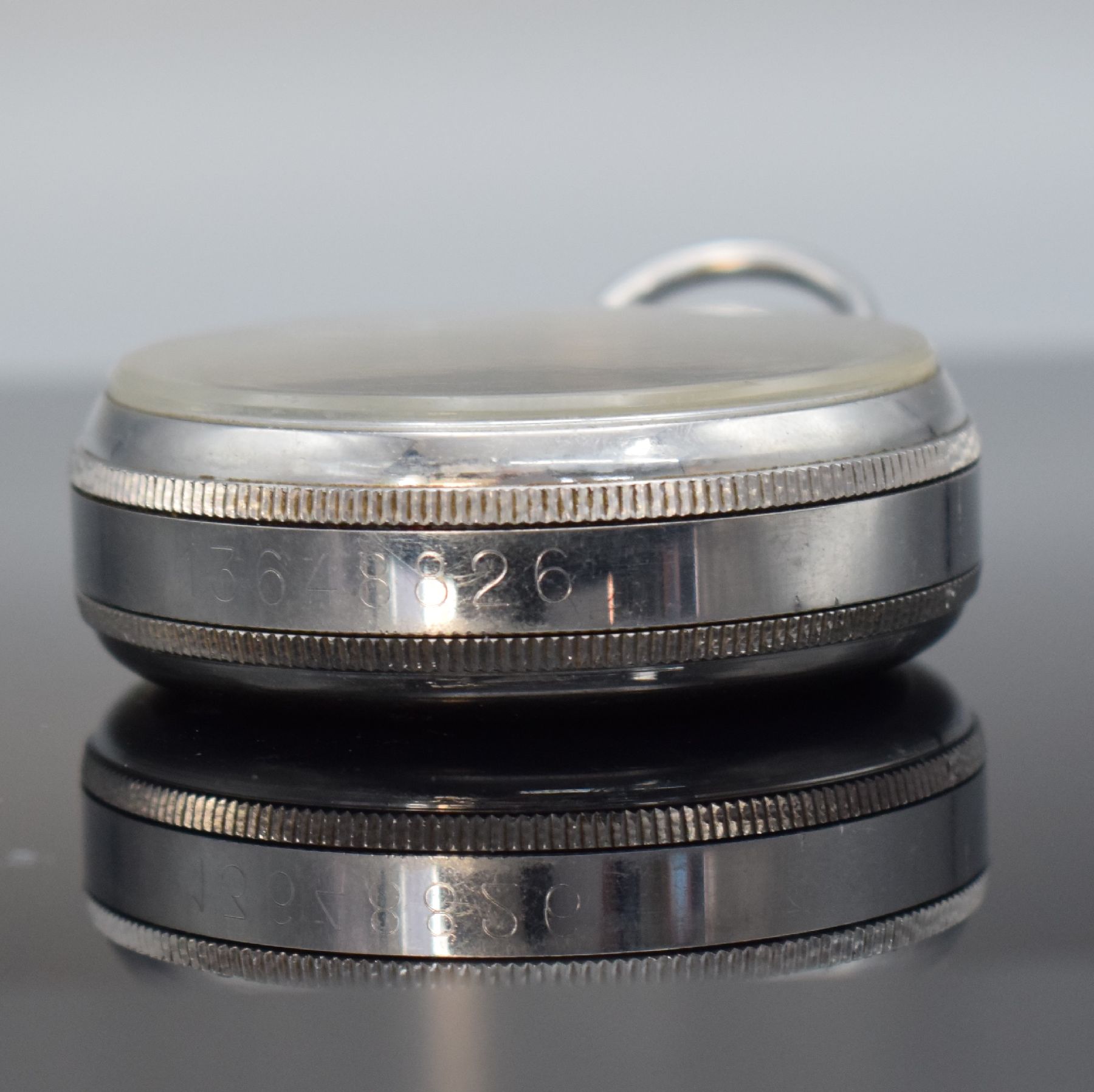 Detail p: OMEGA seltener Olympia Chronograph Rattrapante Kal. 205 mit Observatoriums-Zertifikat, Schweiz um 1956, poliertes Stahlgehäuse Ref. CK 1155, Boden & ...