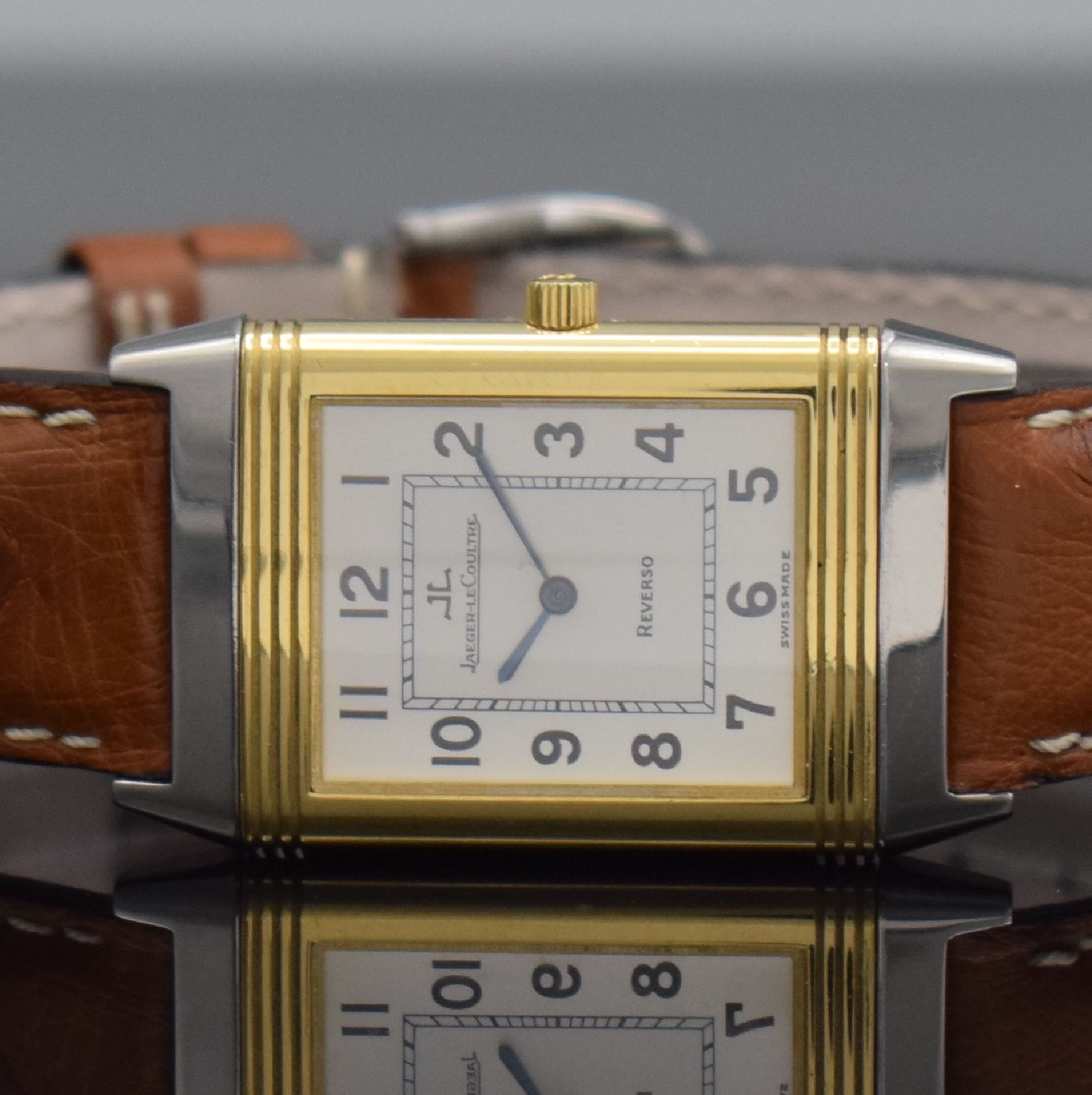 Detail a: Jaeger-LeCoultre Armbanduhr Reverso, Schweiz um 2000, Handaufzug, Ref. 250.5.86, um 180 Grad drehbares Wendegeh. in Edelstahl/Gold komb. m. neutr. ...