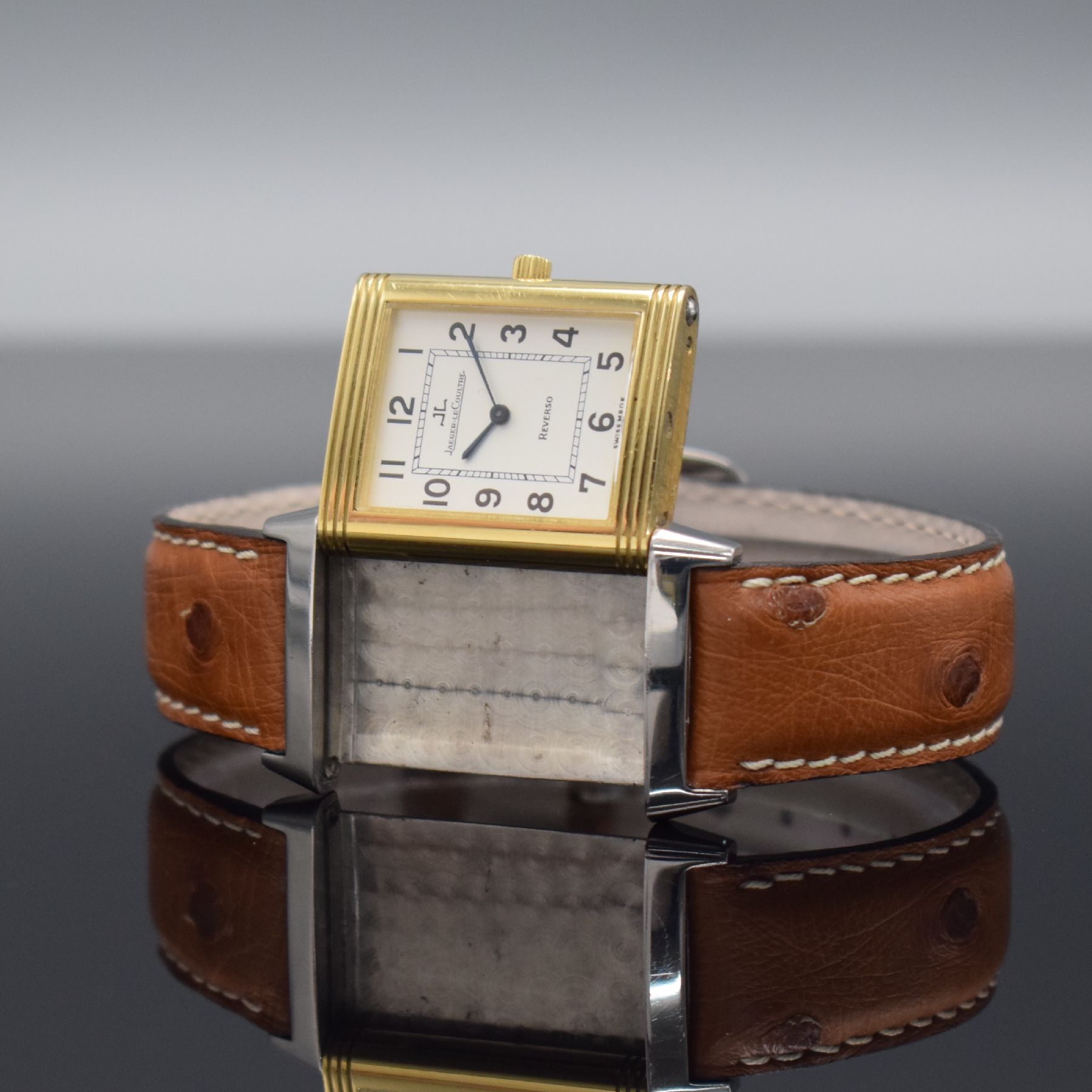 Detail b: Jaeger-LeCoultre Armbanduhr Reverso, Schweiz um 2000, Handaufzug, Ref. 250.5.86, um 180 Grad drehbares Wendegeh. in Edelstahl/Gold komb. m. neutr. ...