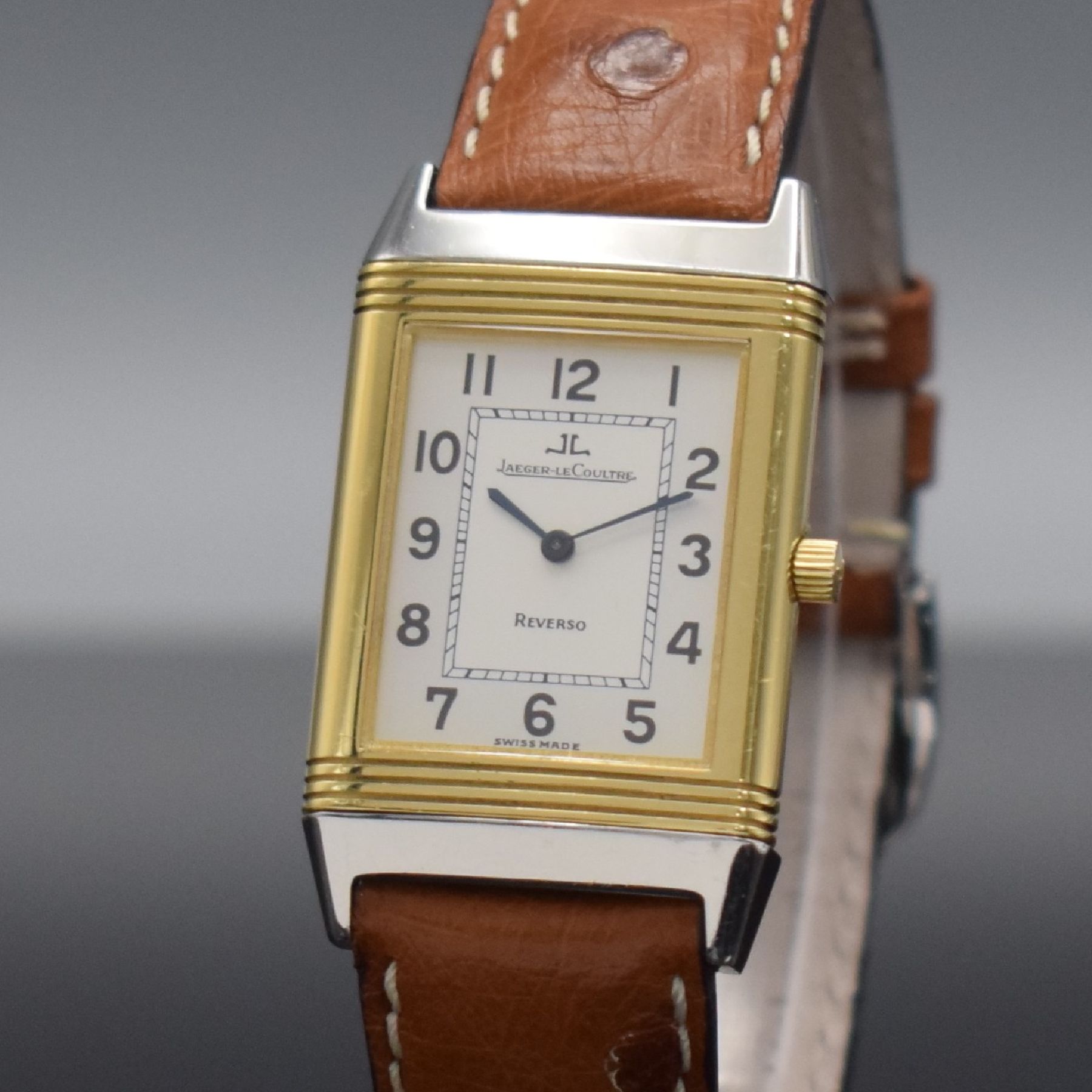 Detail e: Jaeger-LeCoultre Armbanduhr Reverso, Schweiz um 2000, Handaufzug, Ref. 250.5.86, um 180 Grad drehbares Wendegeh. in Edelstahl/Gold komb. m. neutr. ...