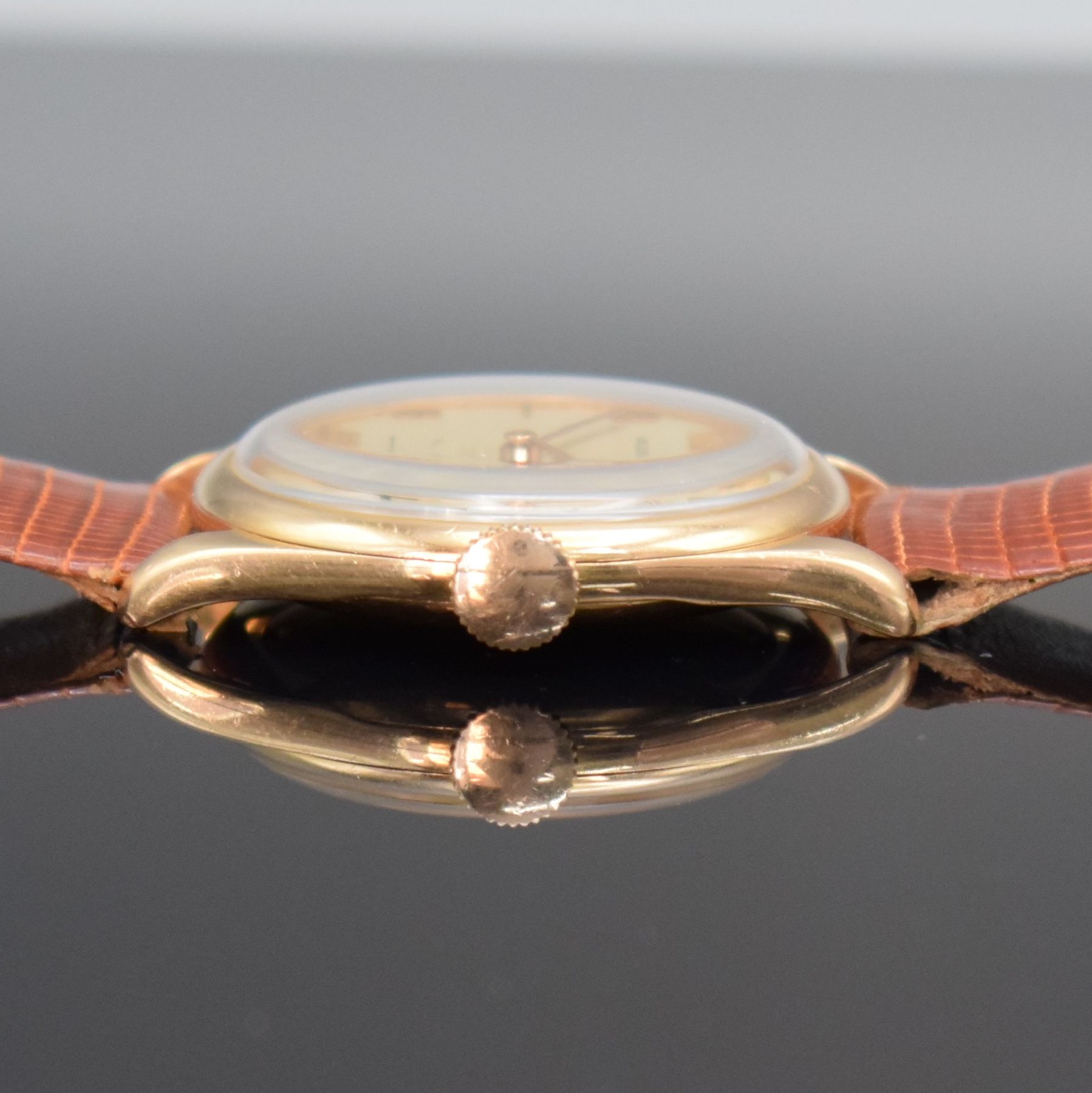 Detail c: VACHERON & CONSTANTIN feine Herrenarmbanduhr in RoseG 750/000 mit Kal. P453/3B, Schweiz um 1948, 3-teil. Geh., Boden & Glasrand aufgedr., originales ...