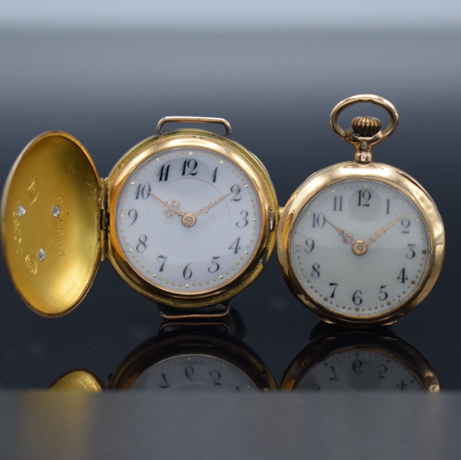 Detail k: Konvolut: 2 Damentaschenuhren in RG & GG 585/000, Schweiz um 1908, beide Emailzifferbl. m. röm. Std., 1 x EDEN 3-Deckel Gold Savonette umgebaut zur ...