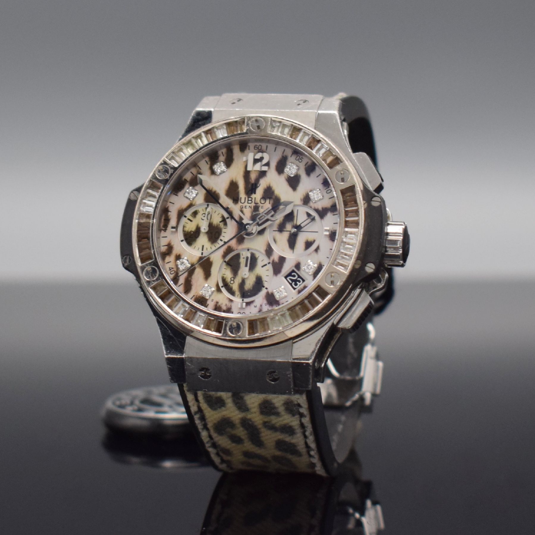 Detail b: HUBLOT seltener Armbandchronograph Snow Leopard Referenz 341.SX.7717.NR.1977, Automatik, auf 500 Stück limitiertes Sondermodell in Edelstahl inkl. ...