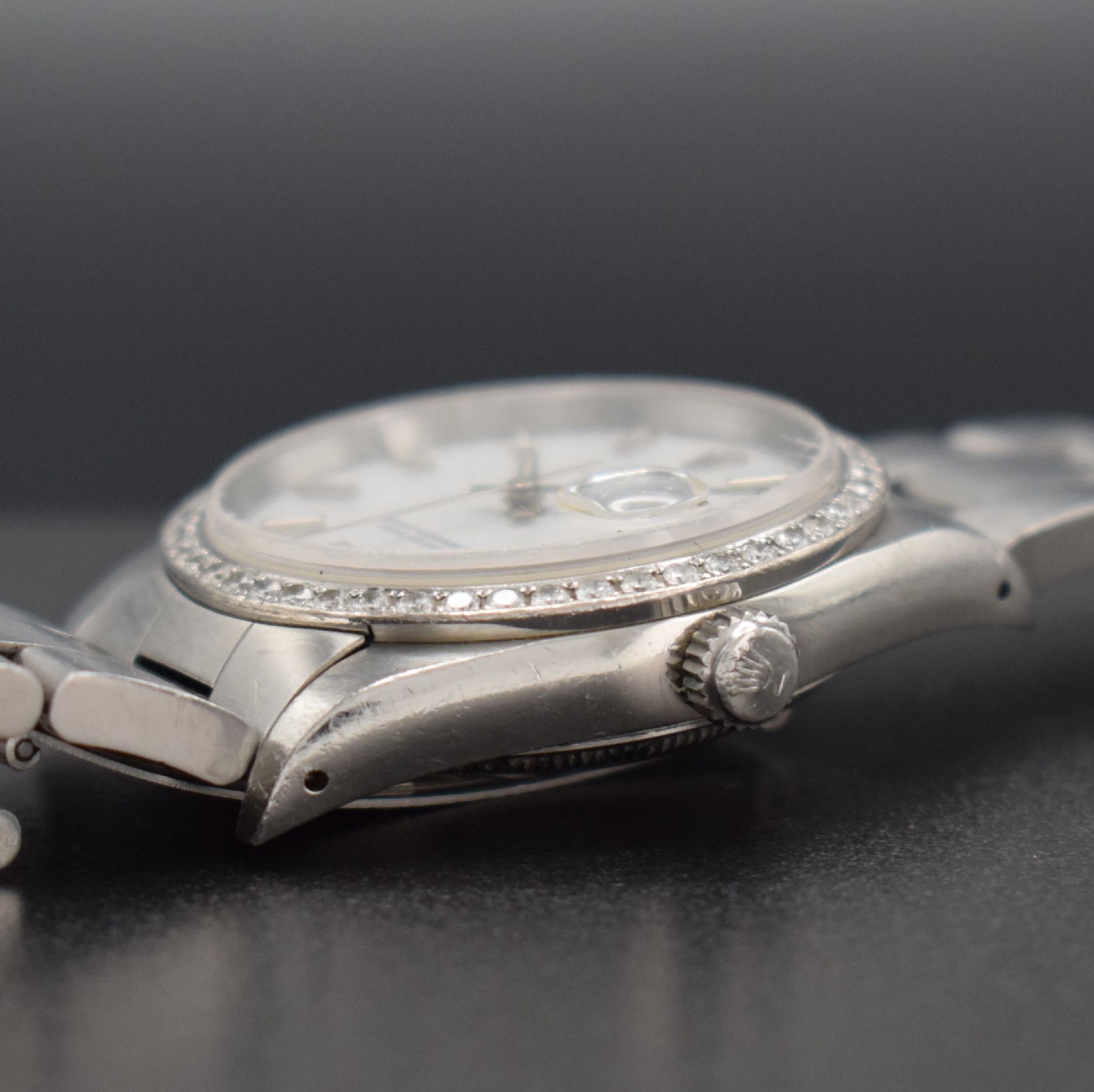 Detail e: ROLEX Armbanduhr Oyster Date Referenz 15210, Automatik, Schweiz um 1993, Chronometer der Superlative in Edelstahl, Lünette aufw. (auf Kundenwunsch ...