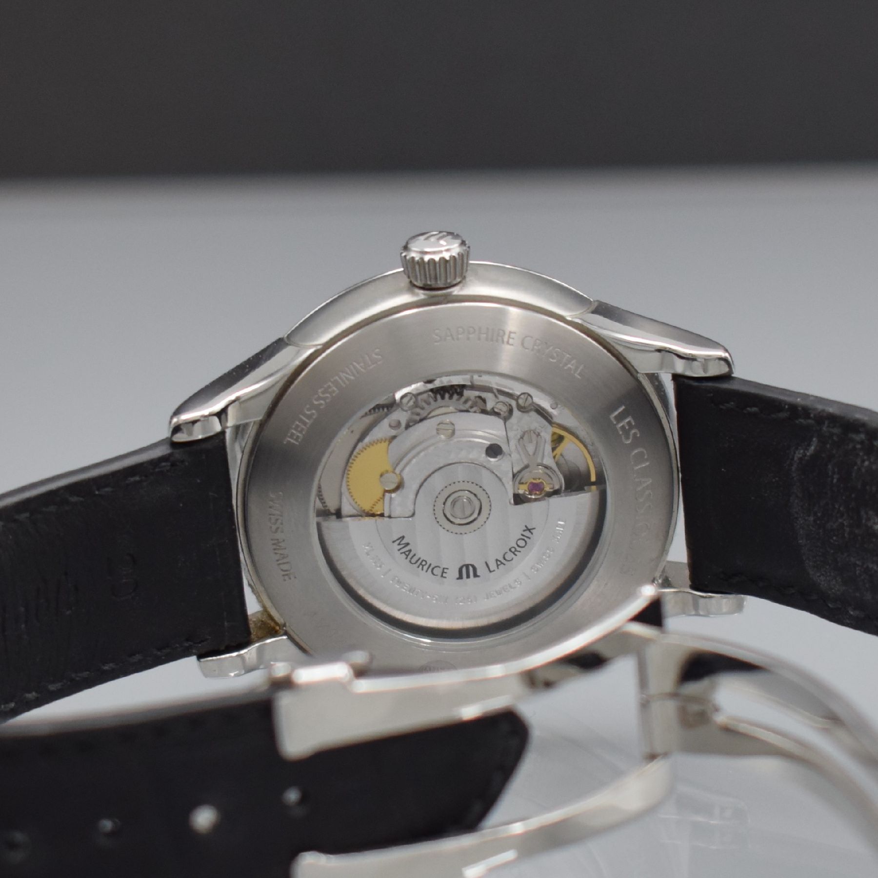 Detail e: MAURICE LACROIX Herrenarmbanduhr Serie Les Classiques in Edelstahl, Automatik, Ref. LC 6098, orig. Lederband m. Faltschl., beids. vergl., Boden & ...