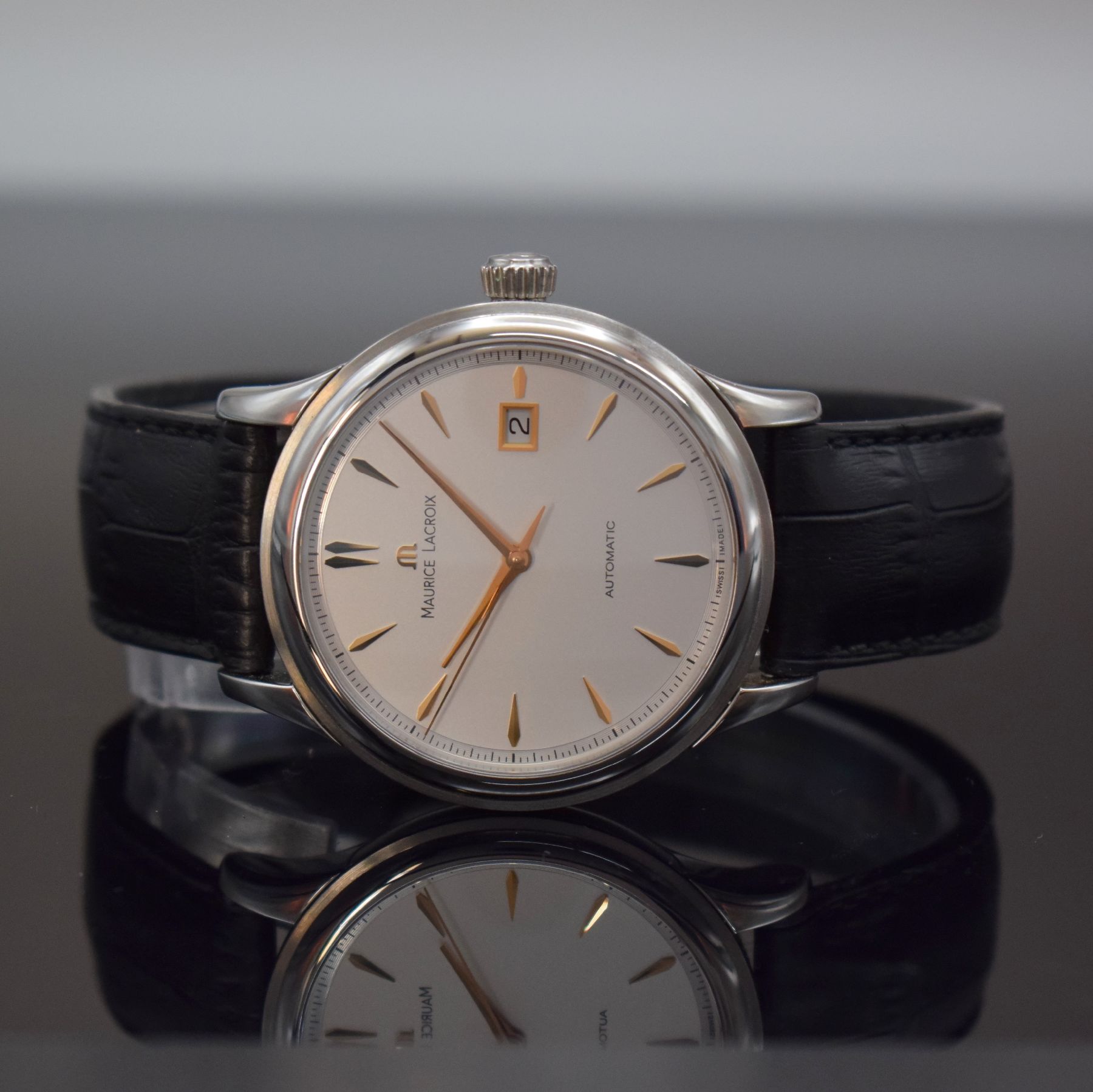 Detail g: MAURICE LACROIX Herrenarmbanduhr Serie Les Classiques in Edelstahl, Automatik, Ref. LC 6098, orig. Lederband m. Faltschl., beids. vergl., Boden & ...