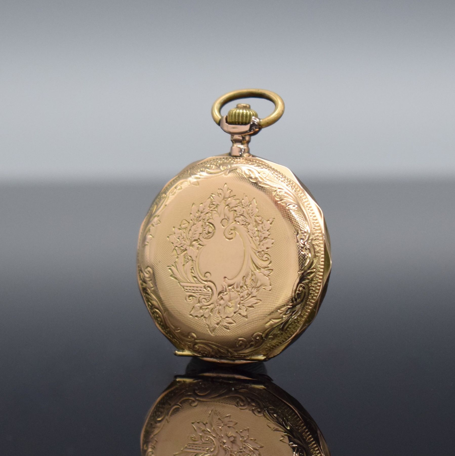 Detail b: MONOPOL / DÜRRSTEIN & Co. Damensavonette in RoseG 585/000, Schweiz um 1890, 2-Deckel Goldgeh., Emailzifferbl. m. arab. Zahlen, gold. Zeiger, verg. ...