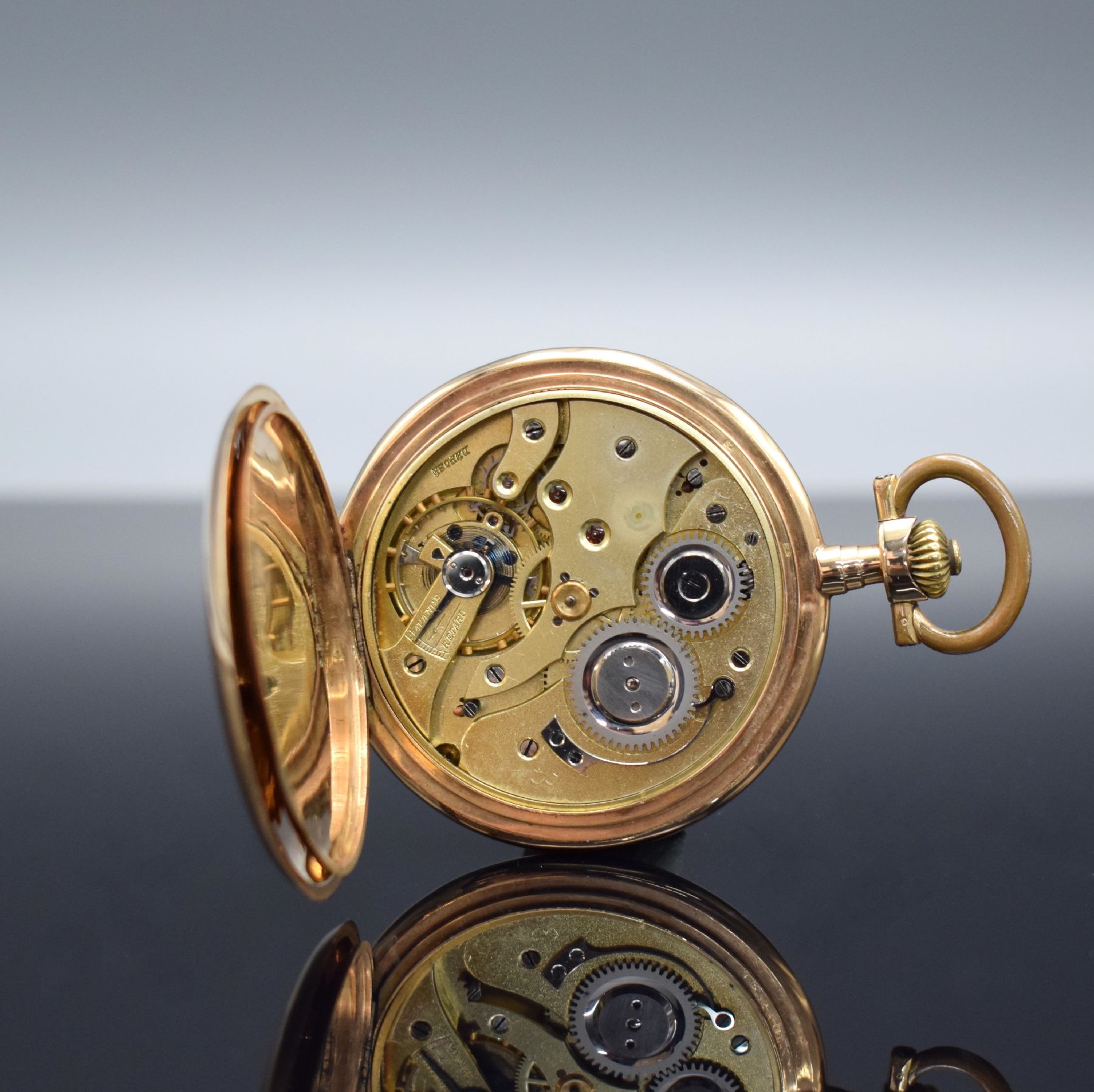 Detail g: LEVAILLANT Savonette in RoseG 585/000, Schweiz um 1900, 3-Deckel Goldgeh. dell., Emailzifferbl. m. arab. Zahlen, verg. Ankerwerk, Komp.-Unr. m. gebl. ...