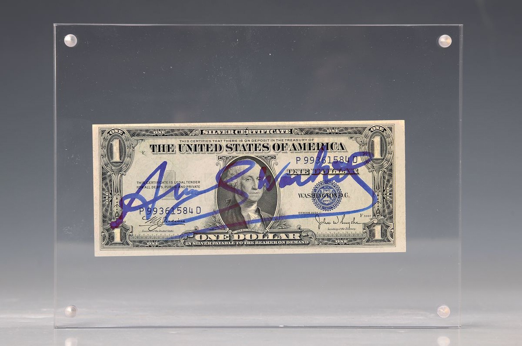 Andy Warhol, 1928-1987, "Dollar", zwischen plexiglas, dieser mit Magnet befestigt, sign., ca. 6,5x15,5 cm, gesamt ca. 15x20 cm, mit ...