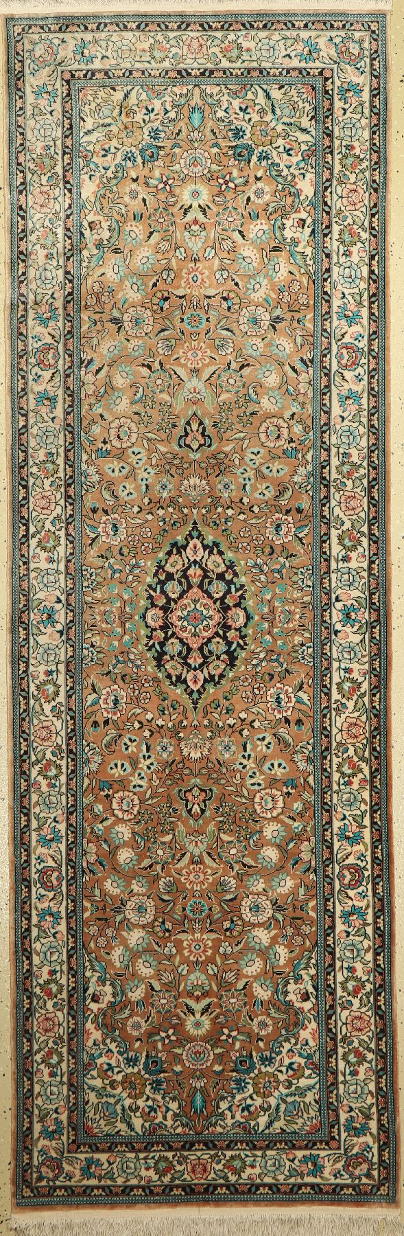 Hereke Seide, China, ca. 40 Jahre, Seide auf Baumwolle, ca. 244 x 76 cm, EHZ: 2