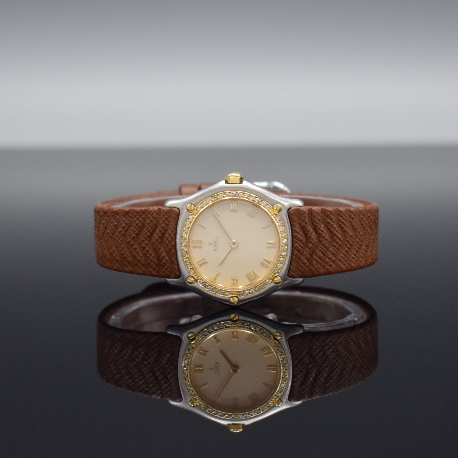 EBEL Damenarmbanduhr Classic Wave, Referenz 1481, Edelstahl/Gold kombiniert inkl. orig. Lederband, zus. orig. Gliederband anbei, quarz, 5-fach ...