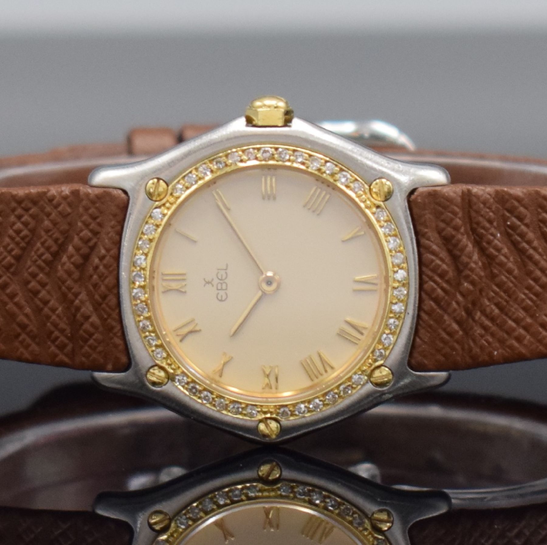 Detail a: EBEL Damenarmbanduhr Classic Wave, Referenz 1481, Edelstahl/Gold kombiniert inkl. orig. Lederband, zus. orig. Gliederband anbei, quarz, 5-fach ...