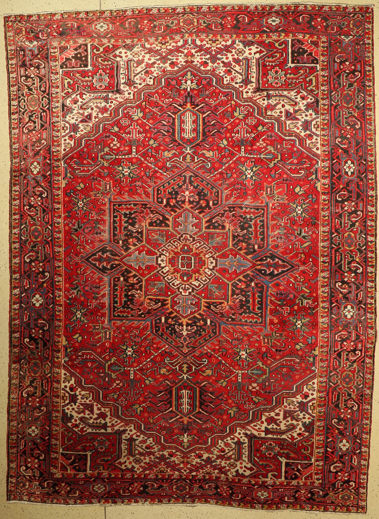 Heriz alt, Persien, um 1950, Wolle auf Baumwolle, ca. 370 x 268 cm, EHZ: 3-4