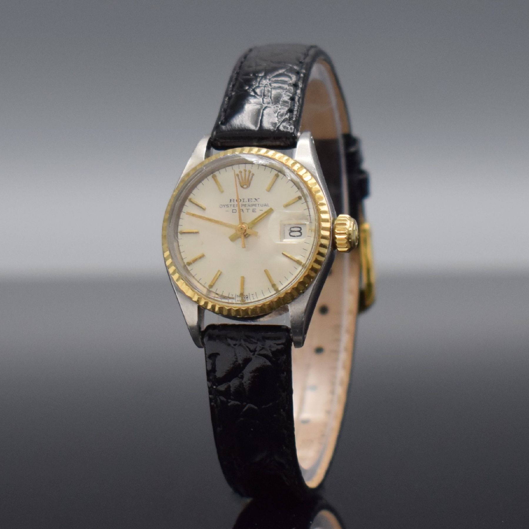 Detail b: ROLEX Damenarmbanduhr Oyster Perpetual Date Referenz 6917, Automatik, Schweiz lt. Bodenstempel 3. Quartal 1969, Edelstahl/Gold kombiniert, Boden & ...
