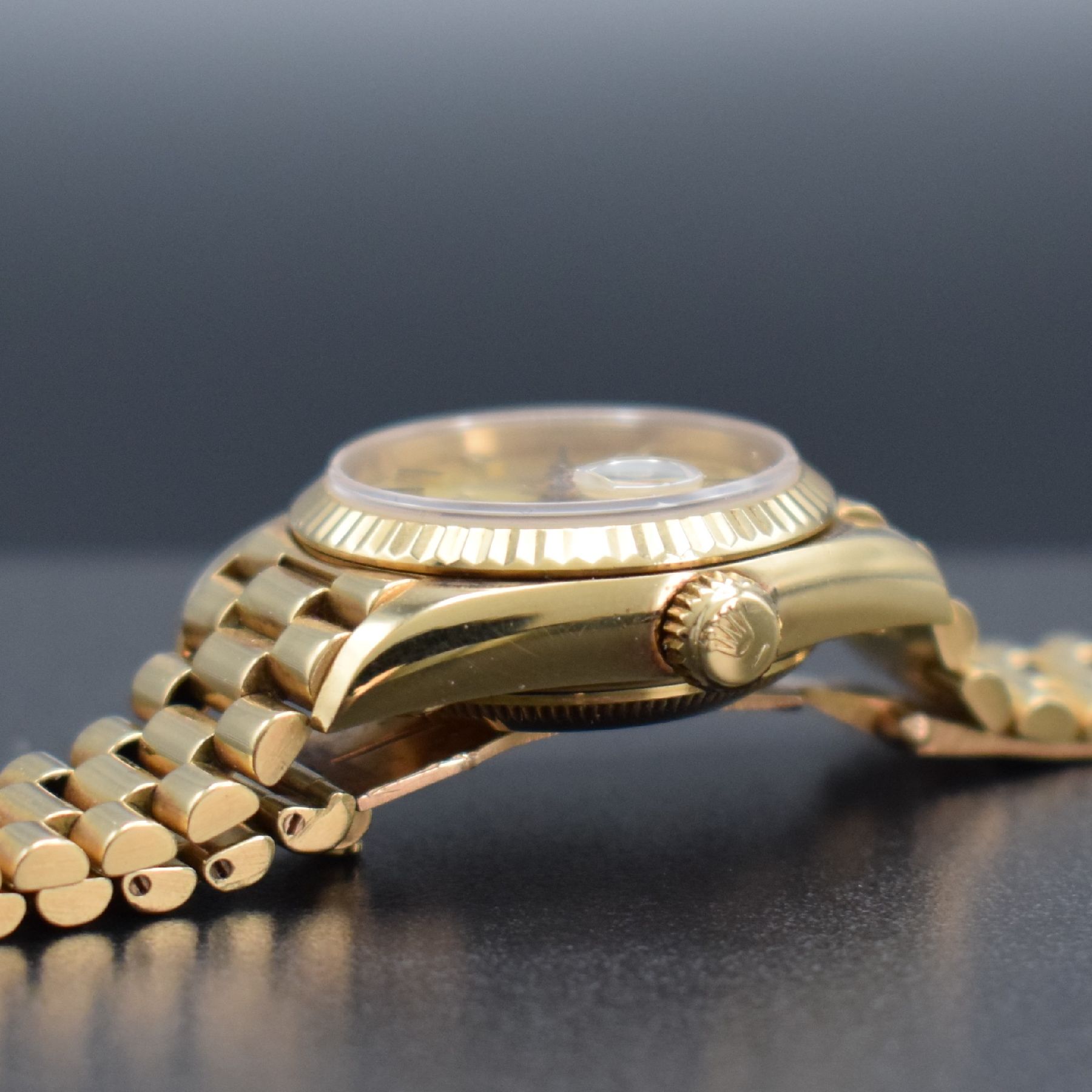 Detail f: ROLEX Datejust Ref. 69178 Damenarmbanduhr in GG 750/000, Schweiz lt. orig. Papier verk. 1984, Automatik, verschr. Oystergeh. m. geriffelter Lünette, ...