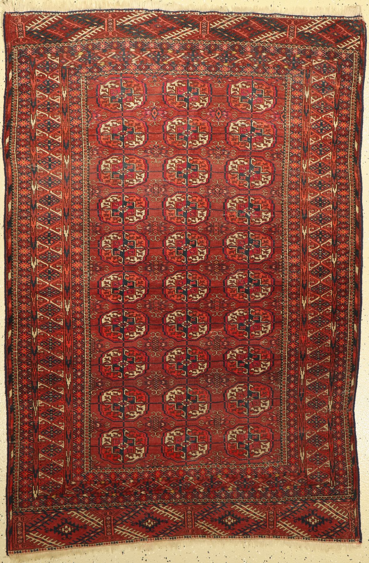 Feiner Tekke Bochara antik, Turkmenistan, um 1890, Wolle auf Wolle, ca. 173 x 117 cm, EHZ: 3-4