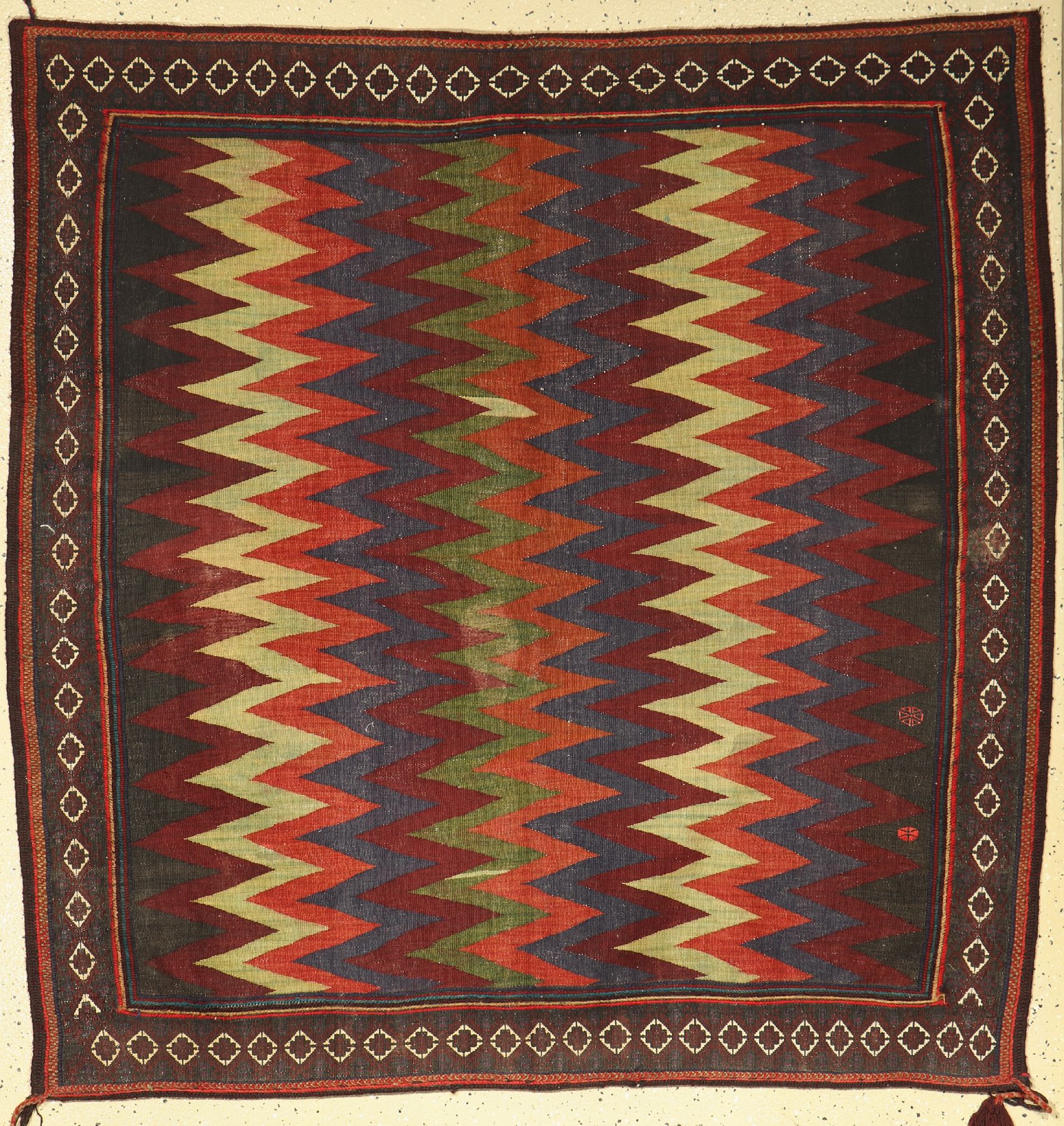 Großer Afshar Sofreh alt, Persien, um 1930,Wolle auf Wolle, ca. 145 x 145 cm, EHZ: 2-3
