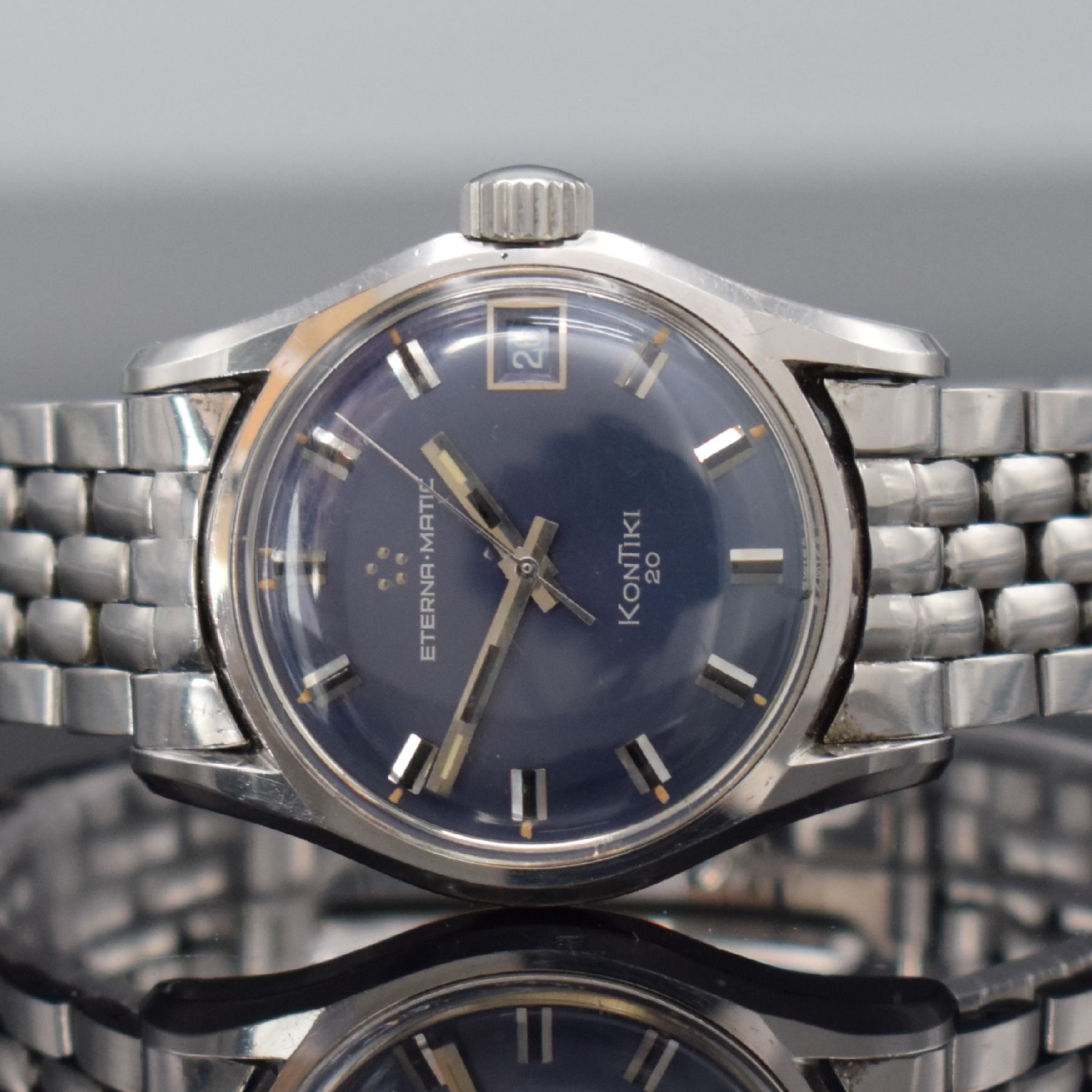 Detail a: ETERNA-MATIC KonTiki 20 Herrenarmbanduhr in Stahl & original Gay Freres Stahlband, Schweiz um 1970, Automatik, 2-teil. Gehäuse Ref. 130TT, Boden m. ...